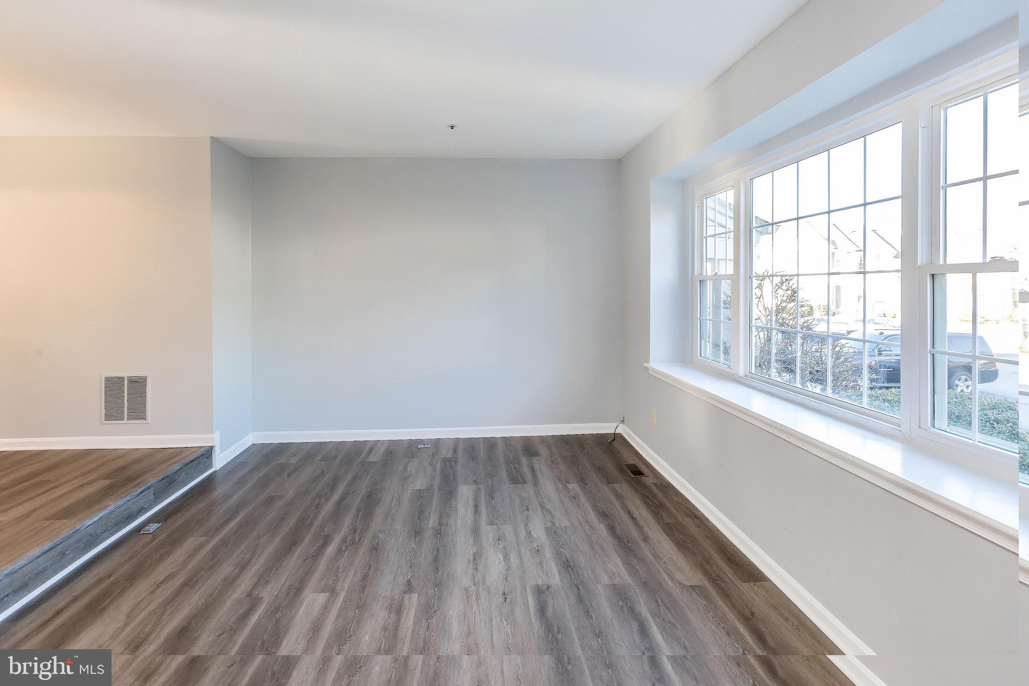 FLOWER HILL - Residential