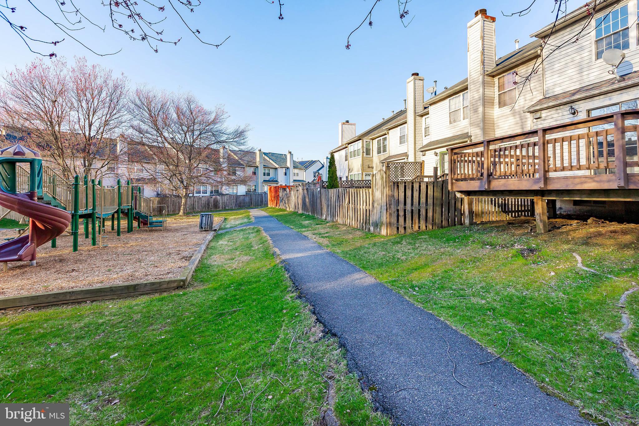 FLOWER HILL - Residential