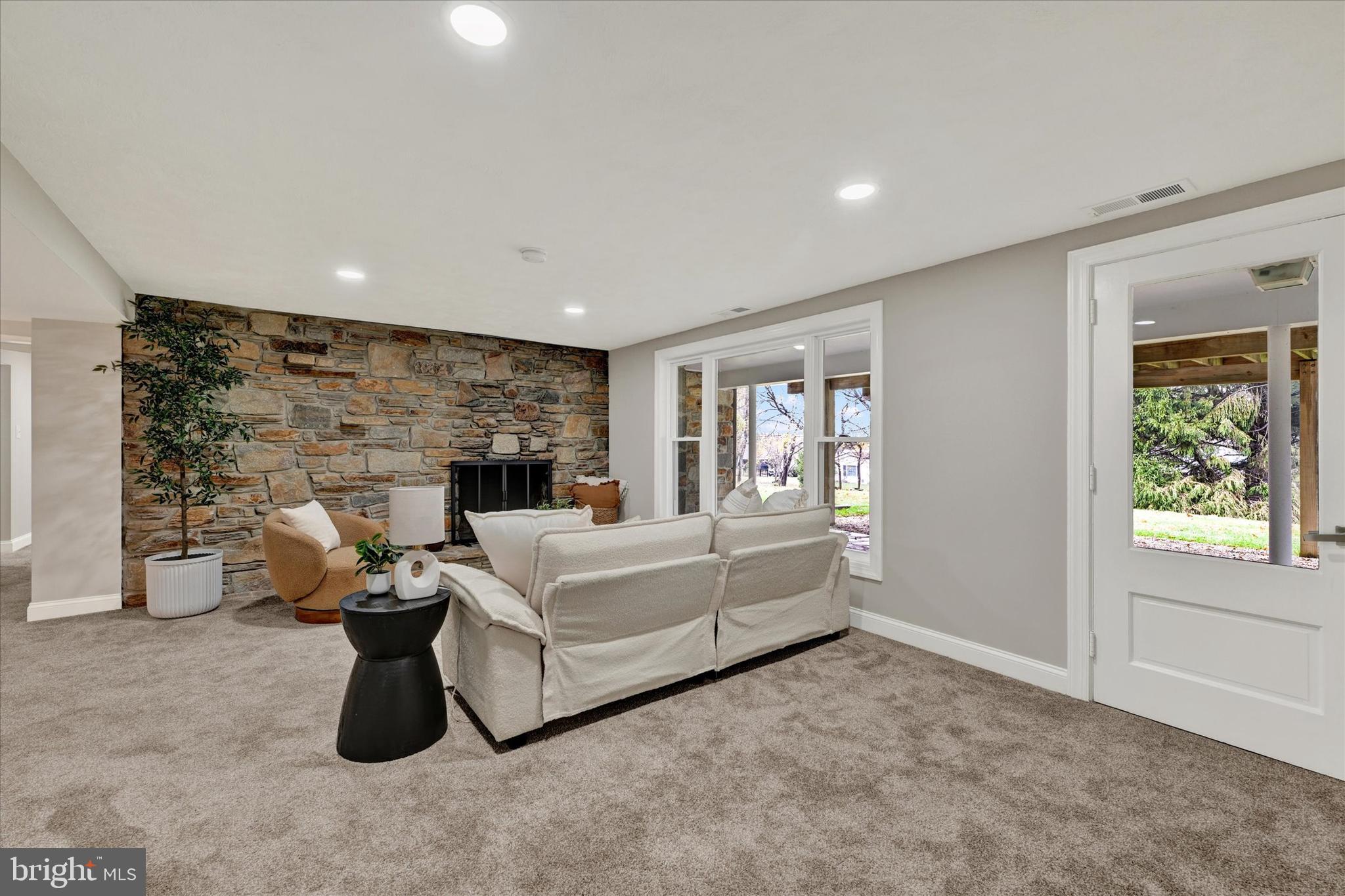 HAMPTON - Residential