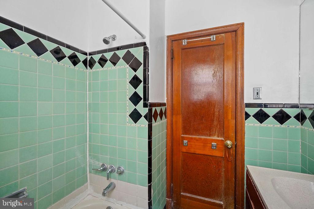 CROSIER GARDENS - Residential