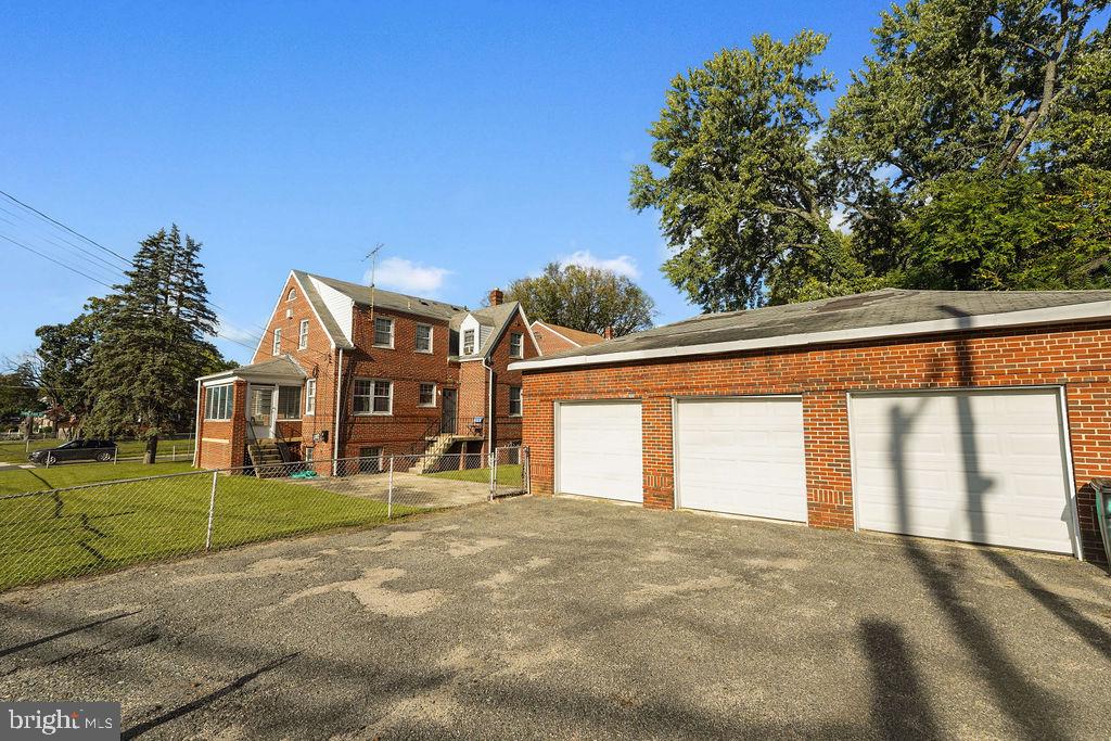 CROSIER GARDENS - Residential