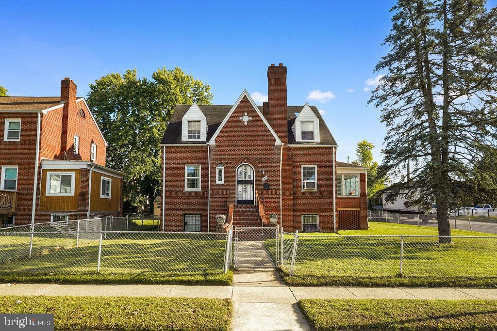 CROSIER GARDENS - Residential