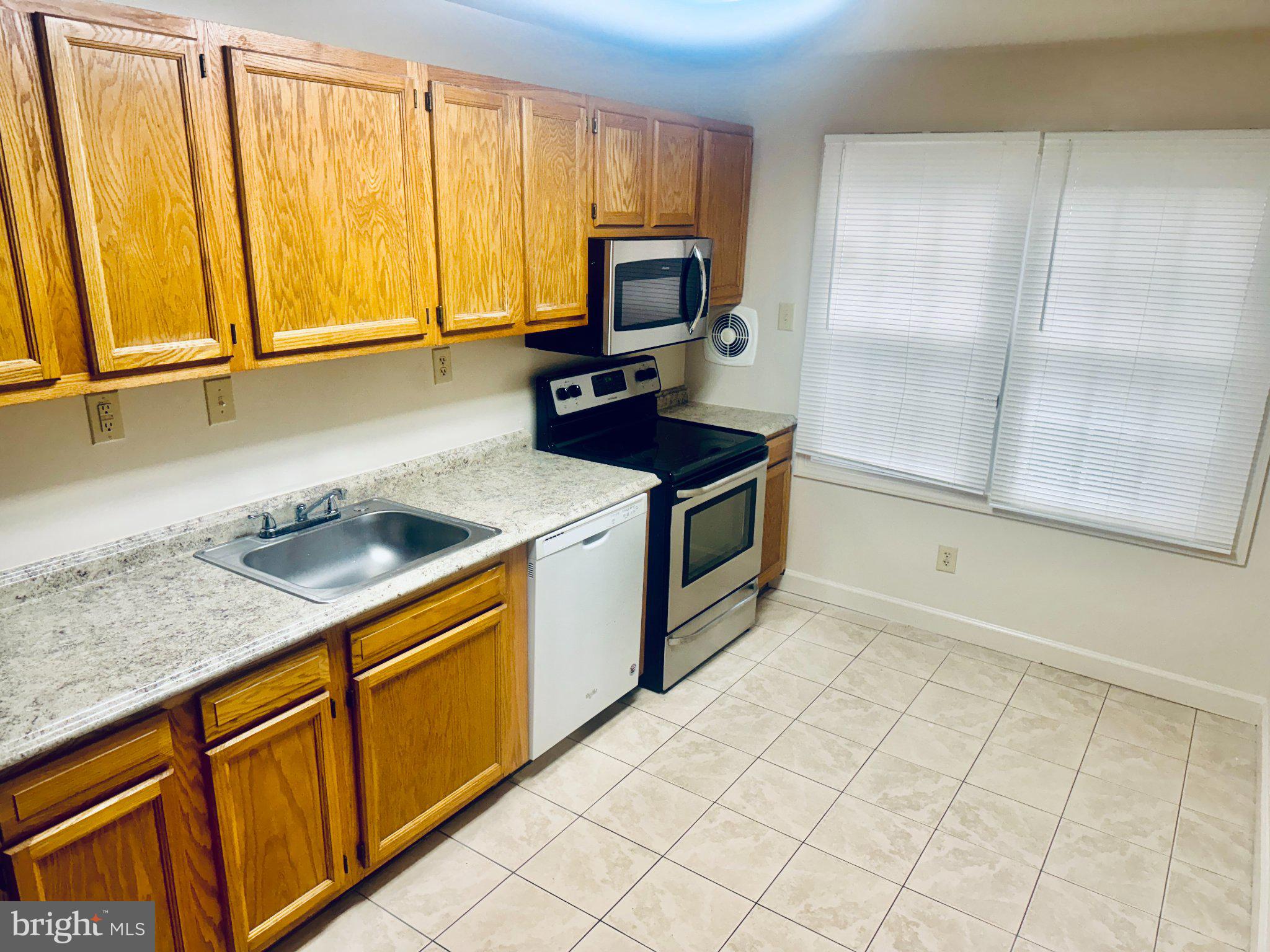 1942 ARWELL COURT