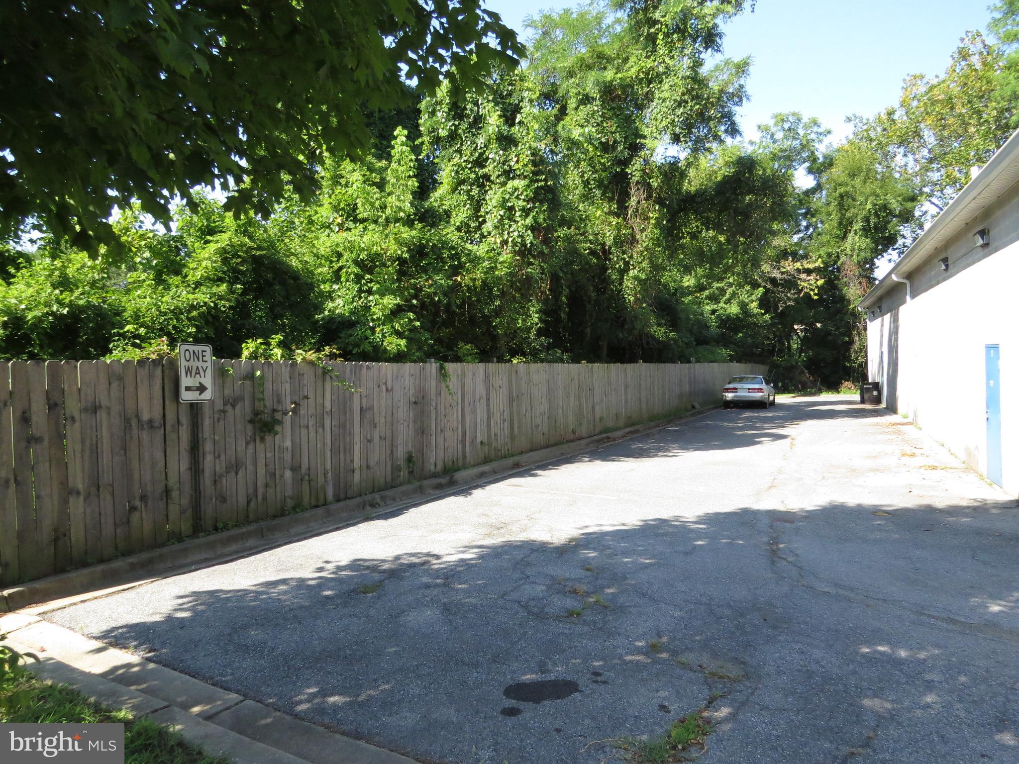 CAPITOL HEIGHTS - Commercial Sale