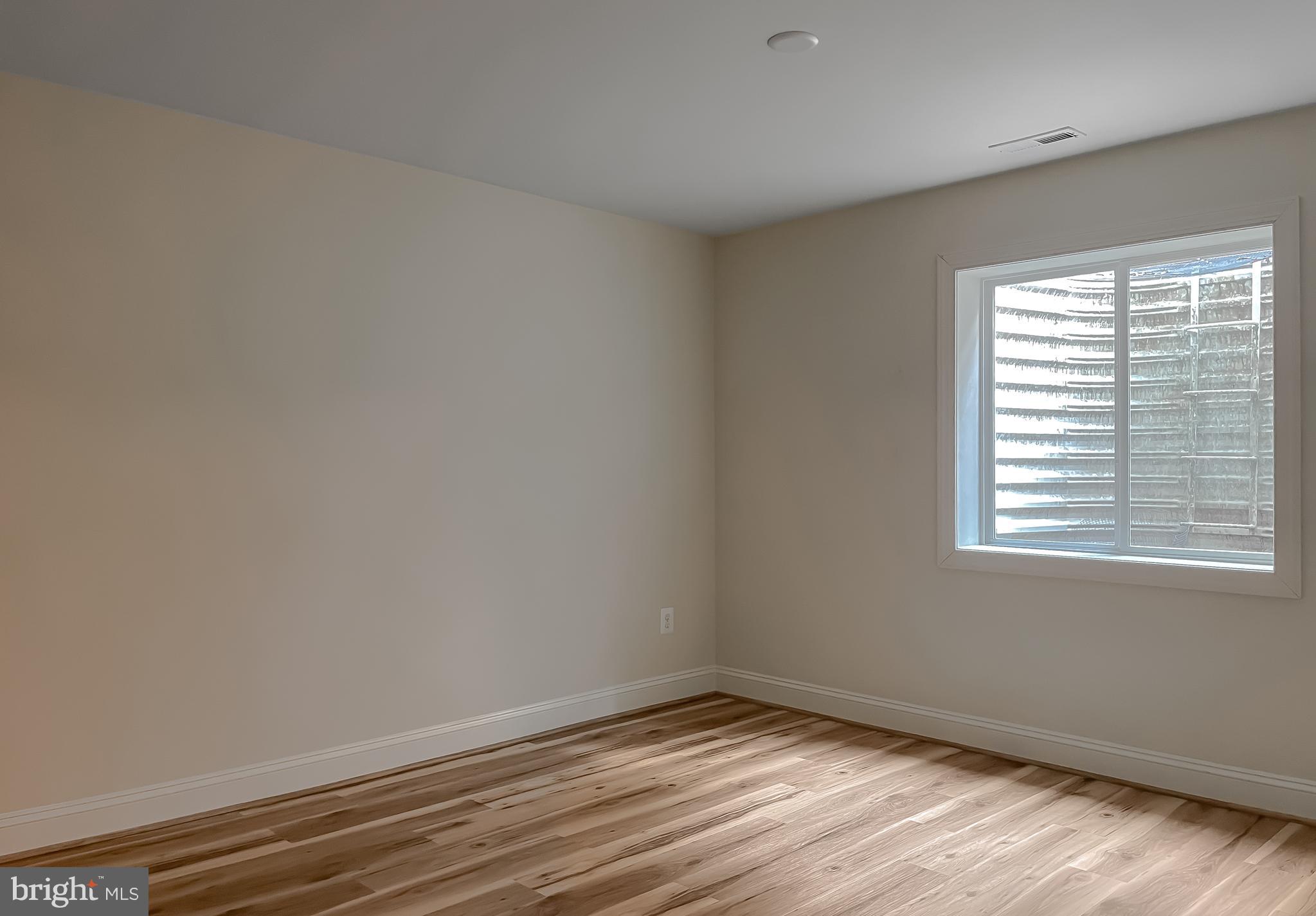 BROAD CREEK - Residential