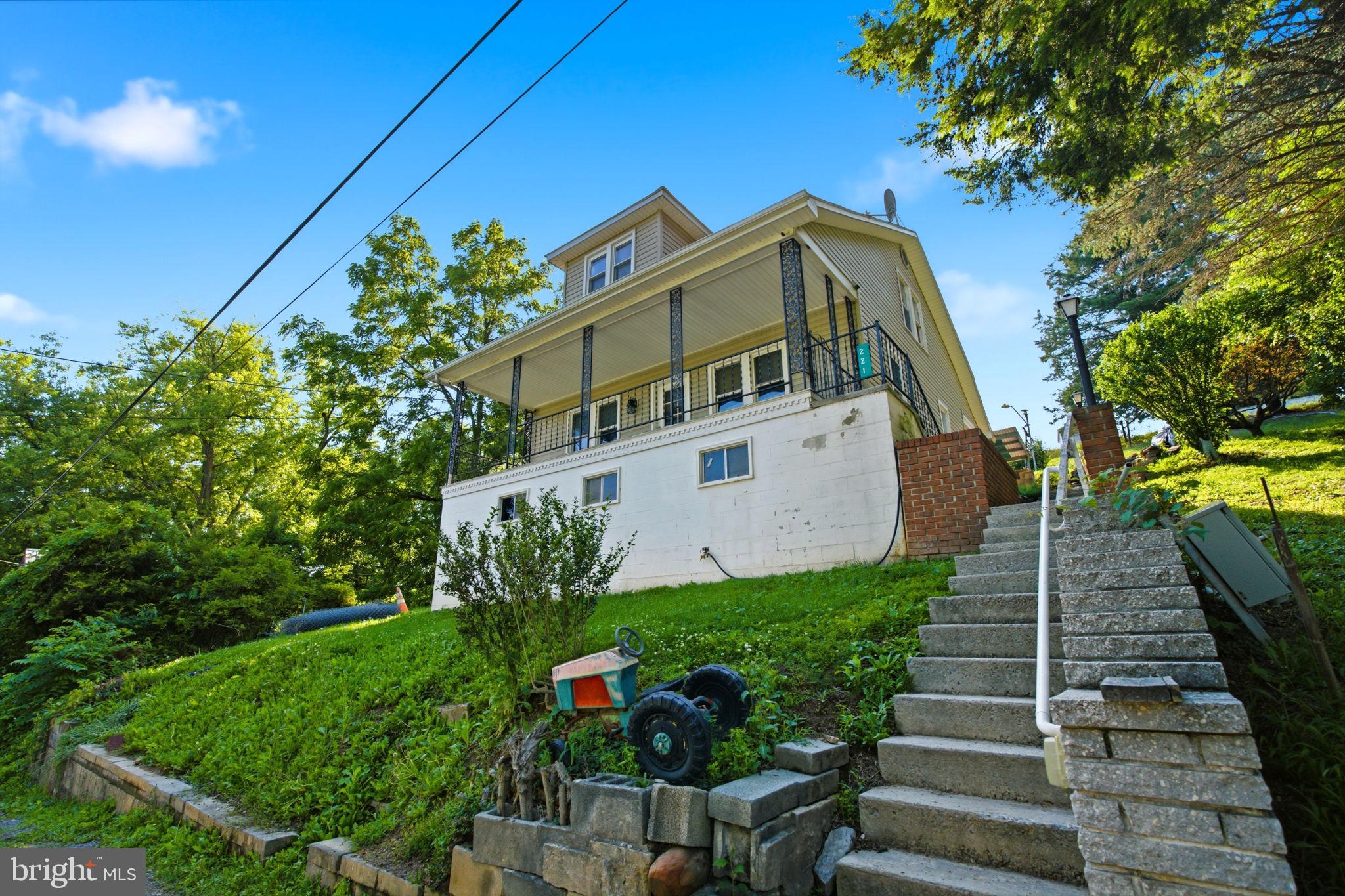 221 DALE STREET