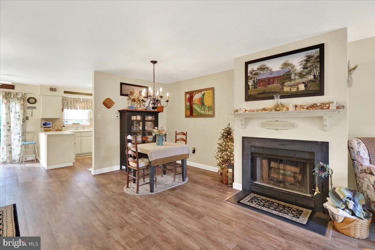 102 MAPLE GLEN CIRCLE