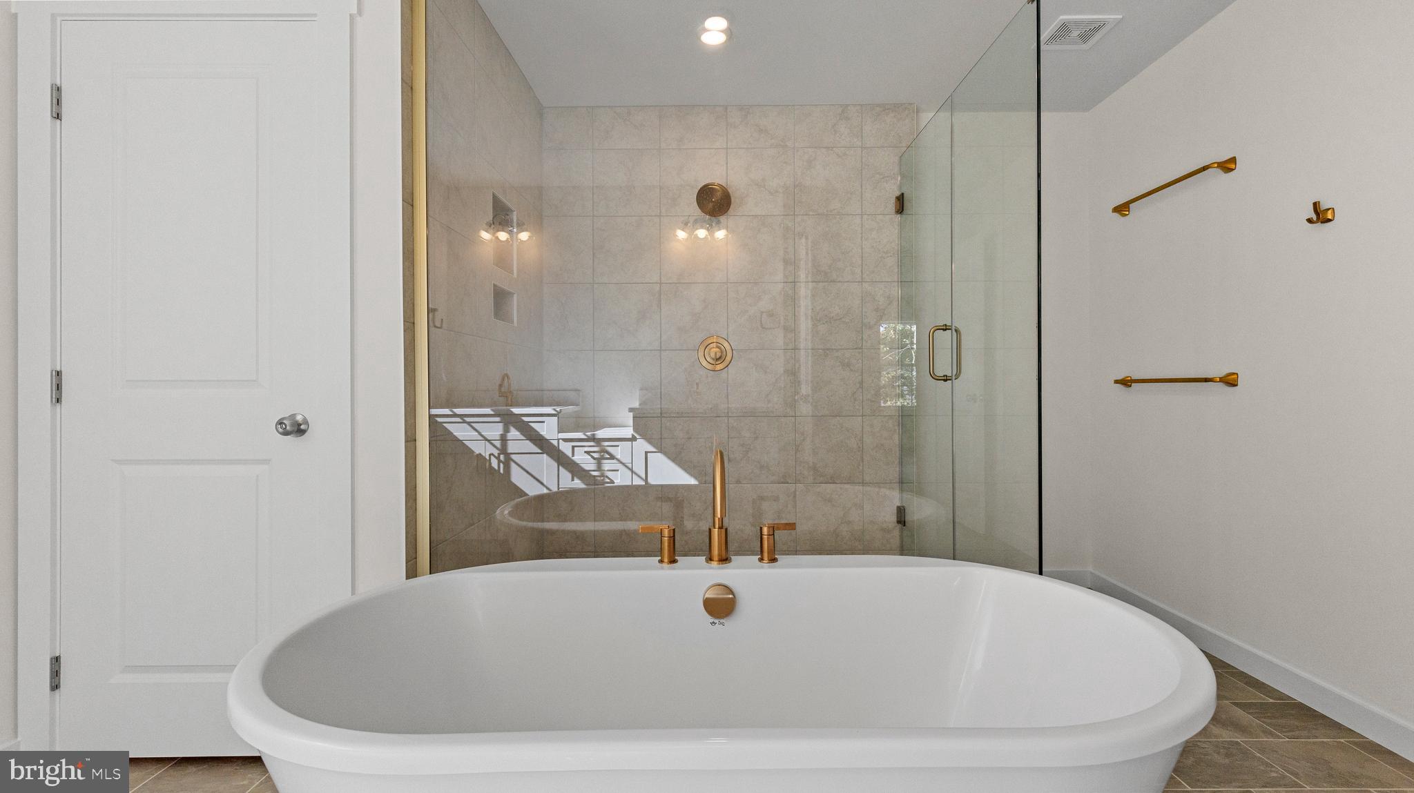 BISHOP WOODS - Residential