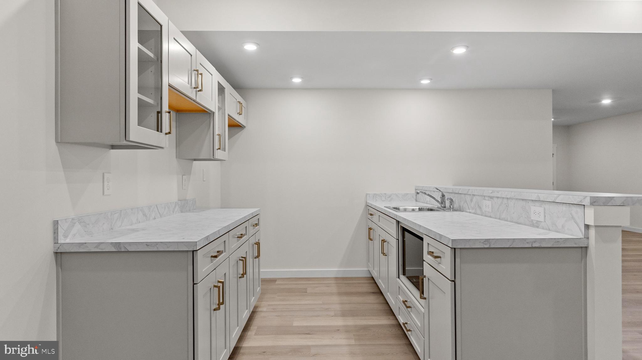 BISHOP WOODS - Residential