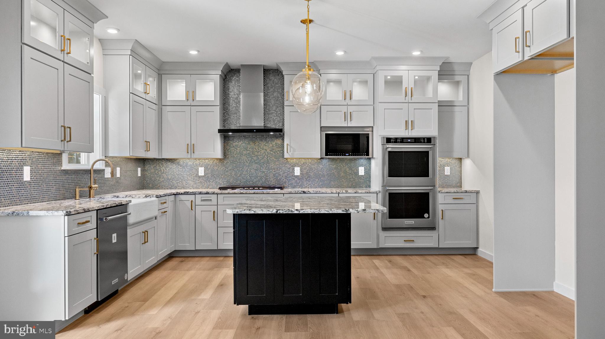 BISHOP WOODS - Residential