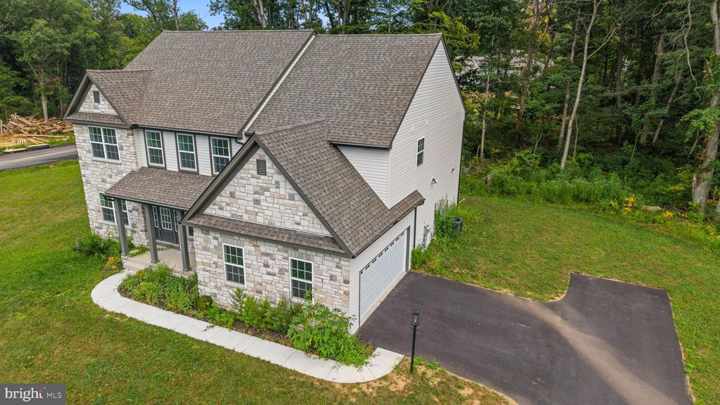 Photo of 30 Acorn Ln, ELIZABETHTOWN, PA 17022 (MLS # PALA2058156)
