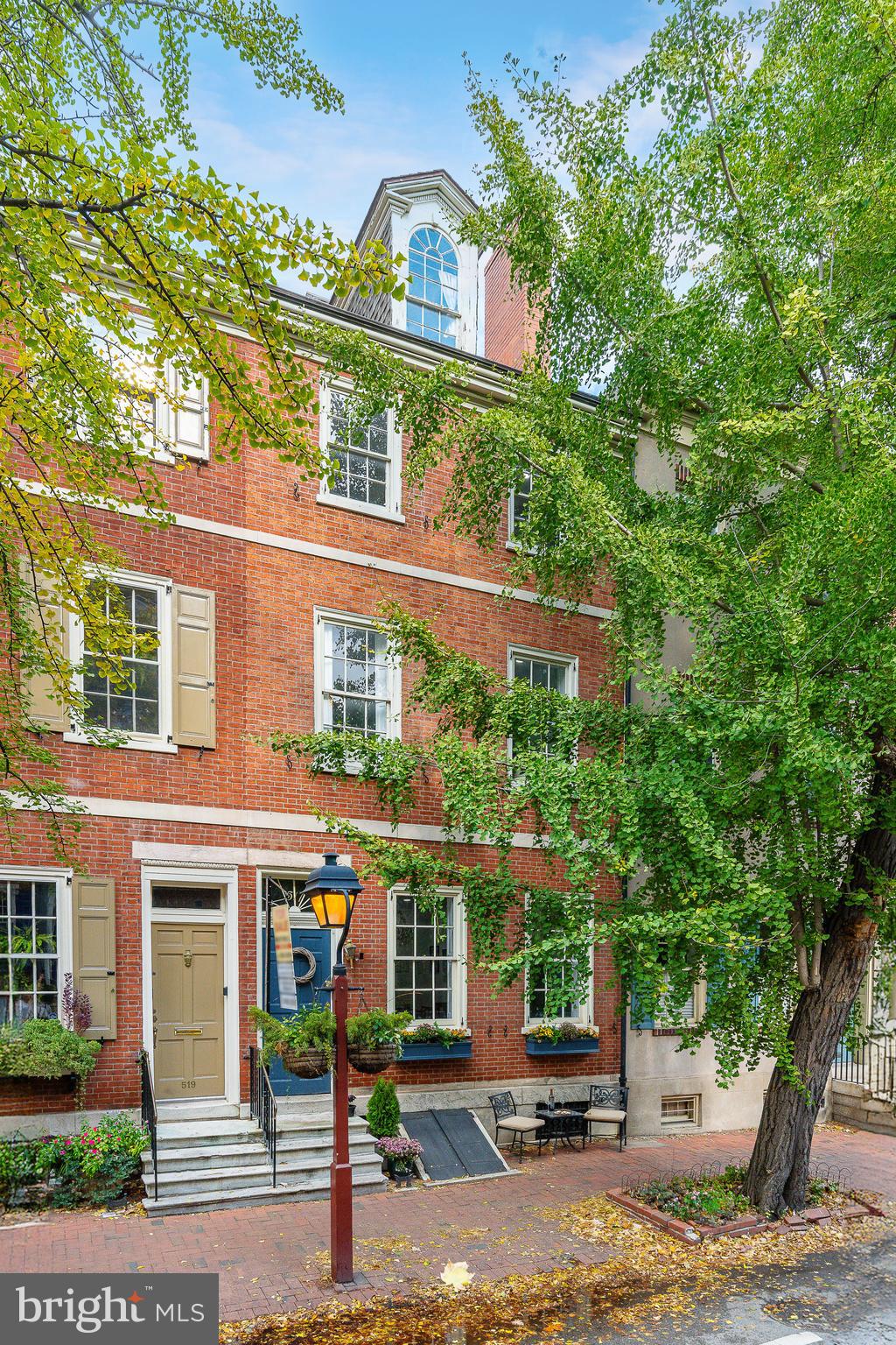 SOCIETY HILL - Residential