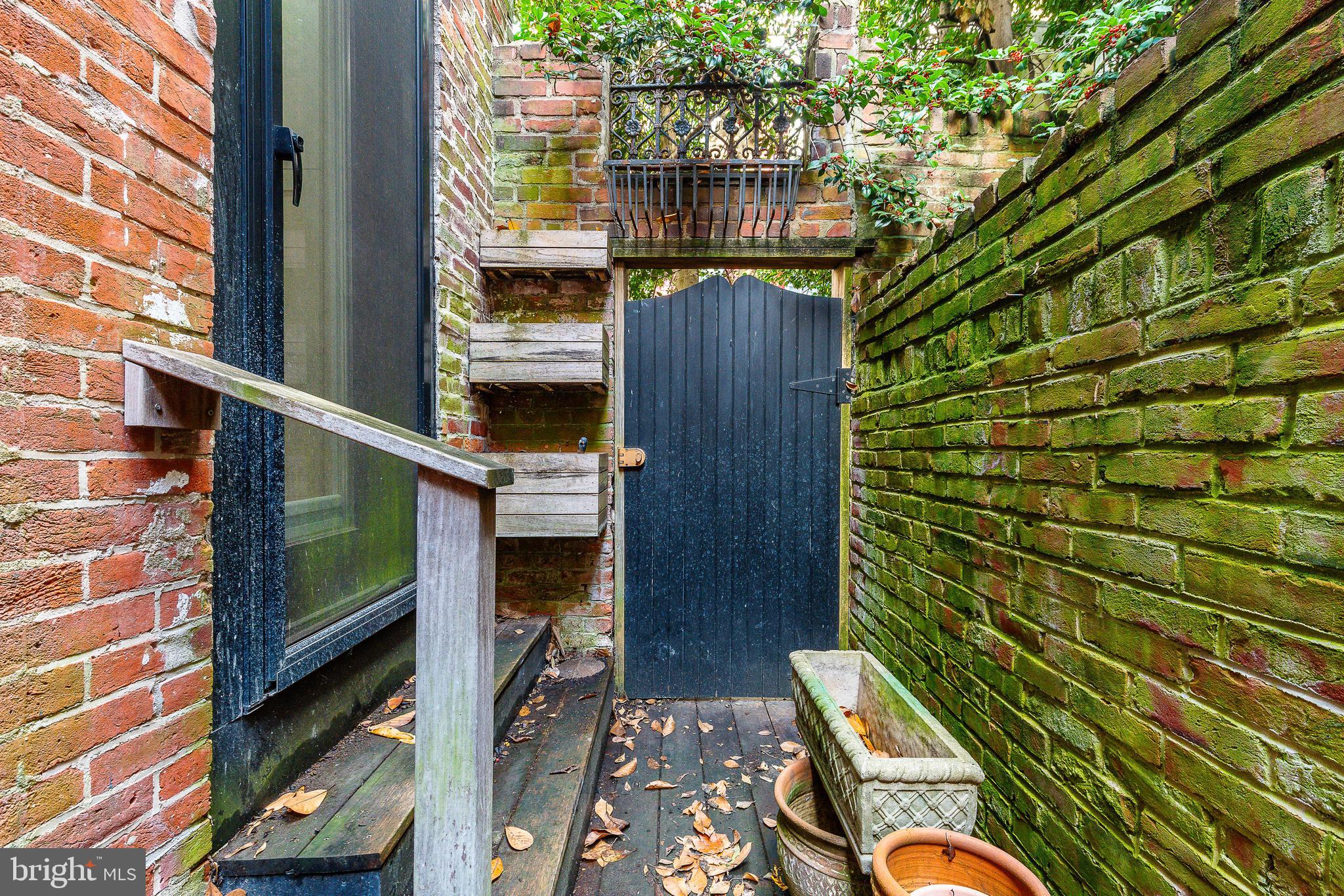 SOCIETY HILL - Residential