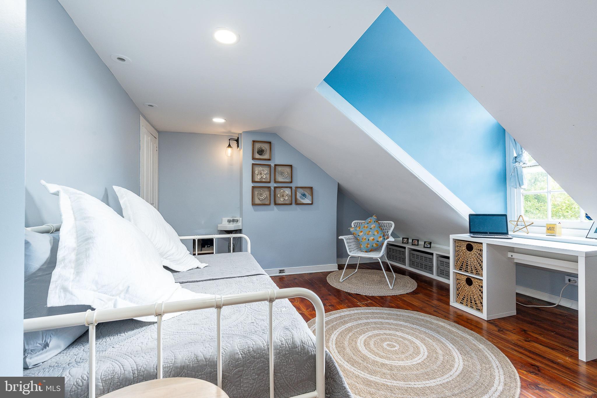 SOCIETY HILL - Residential