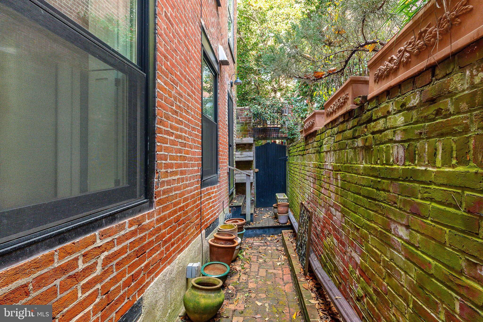 SOCIETY HILL - Residential