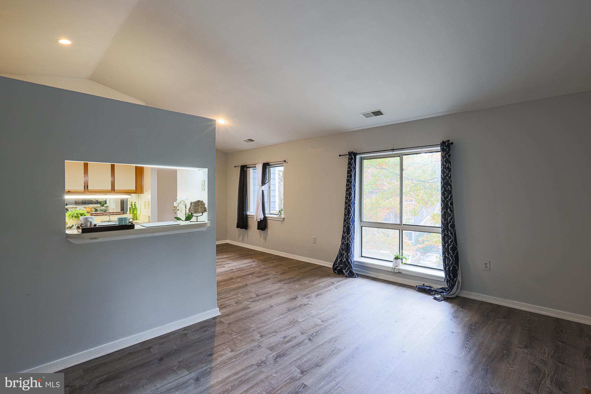 BEDFORD COMMONS - Residential