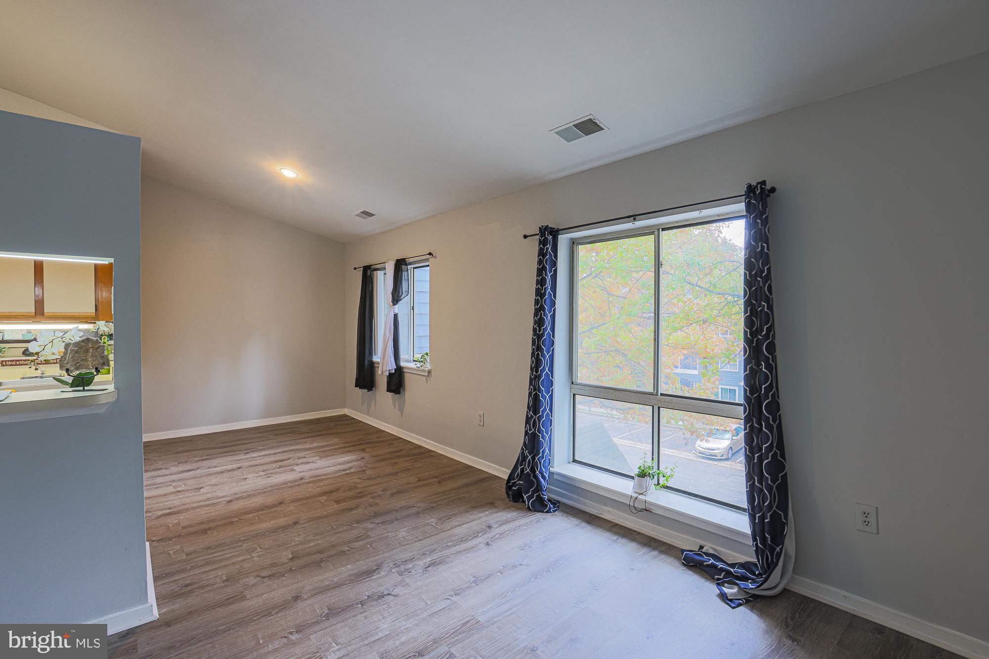 BEDFORD COMMONS - Residential