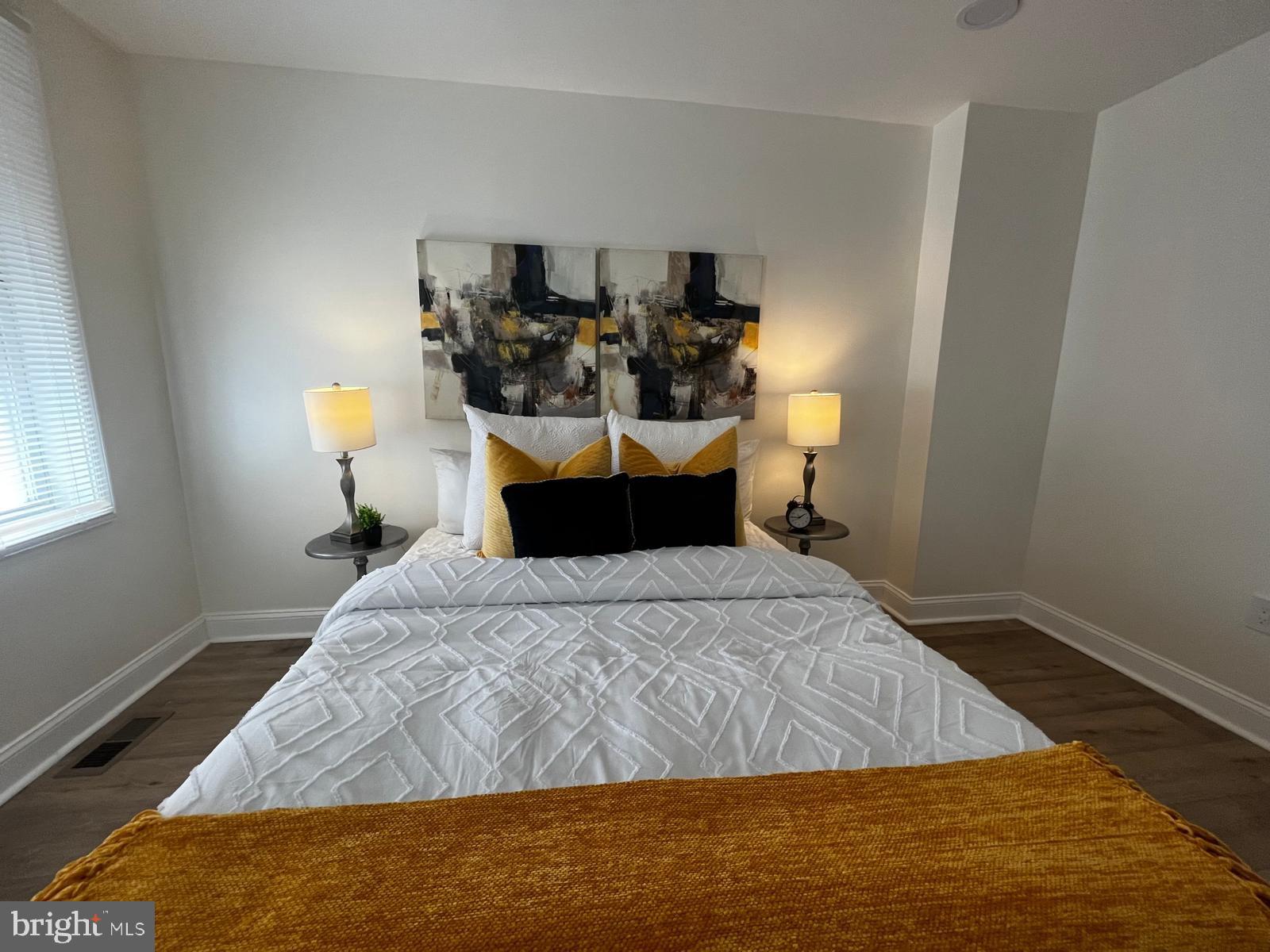 BIDDLE STREET - Residential