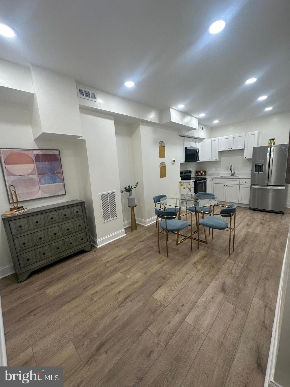BIDDLE STREET - Residential