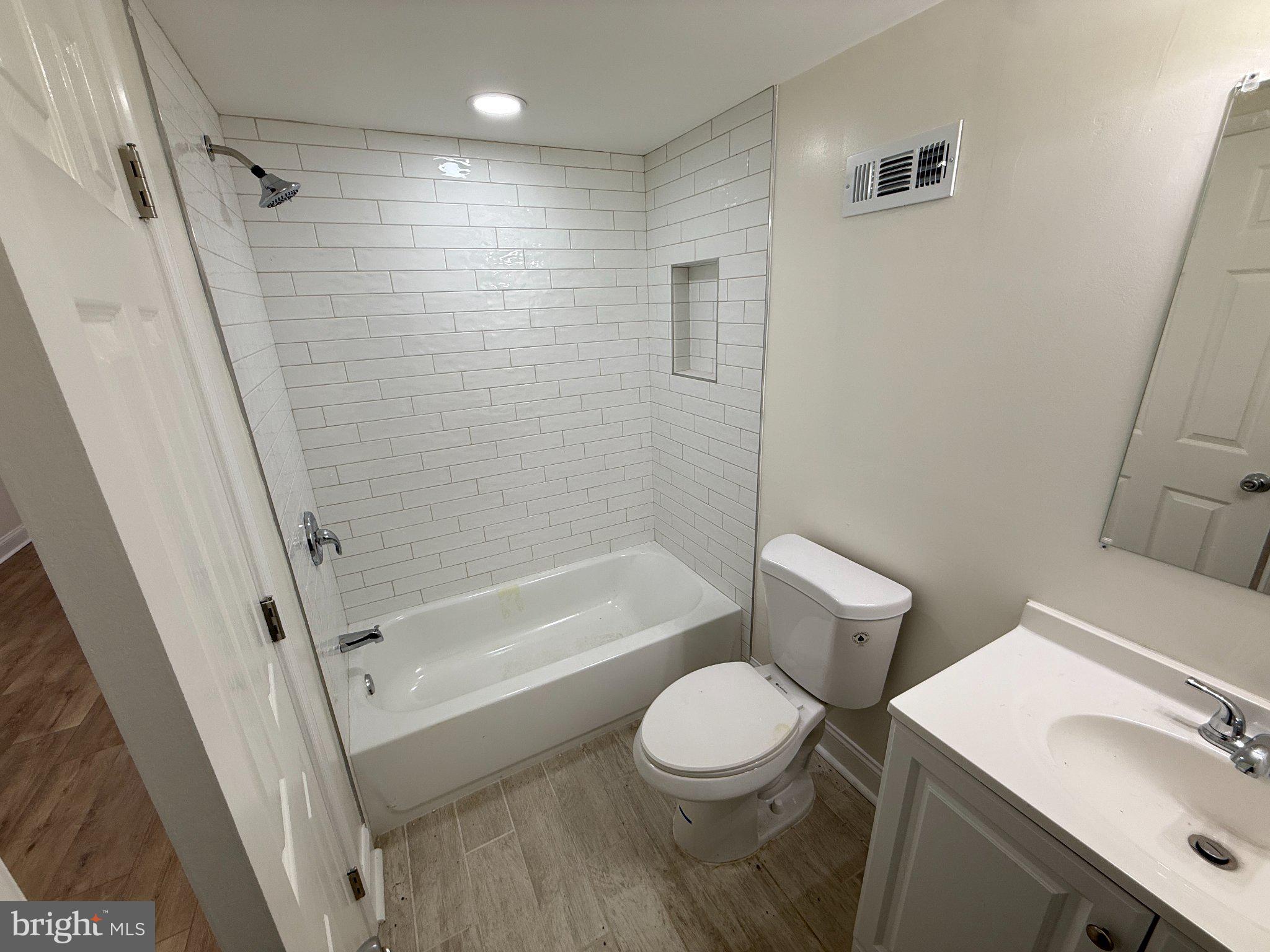 BIDDLE STREET - Residential