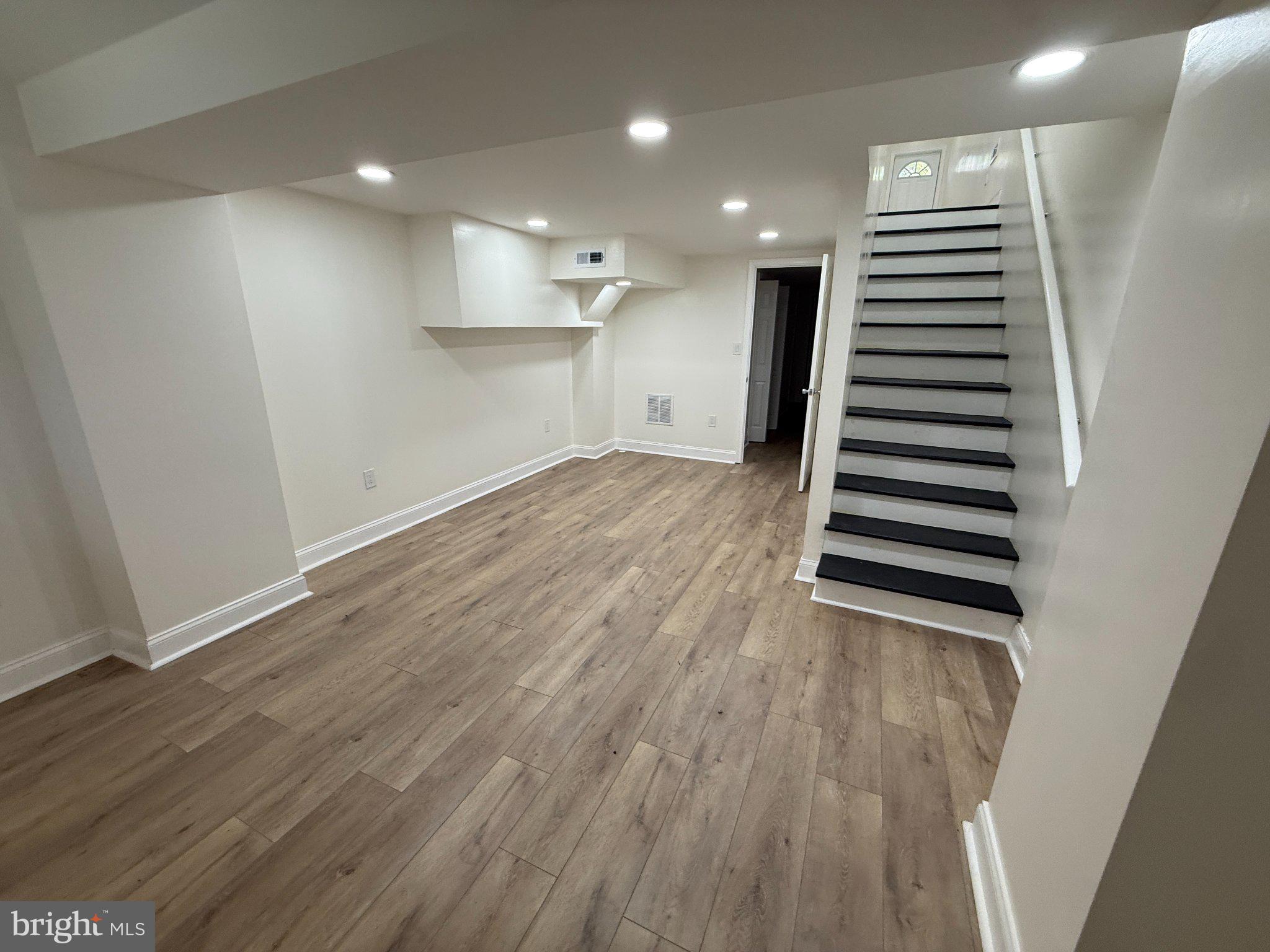 BIDDLE STREET - Residential