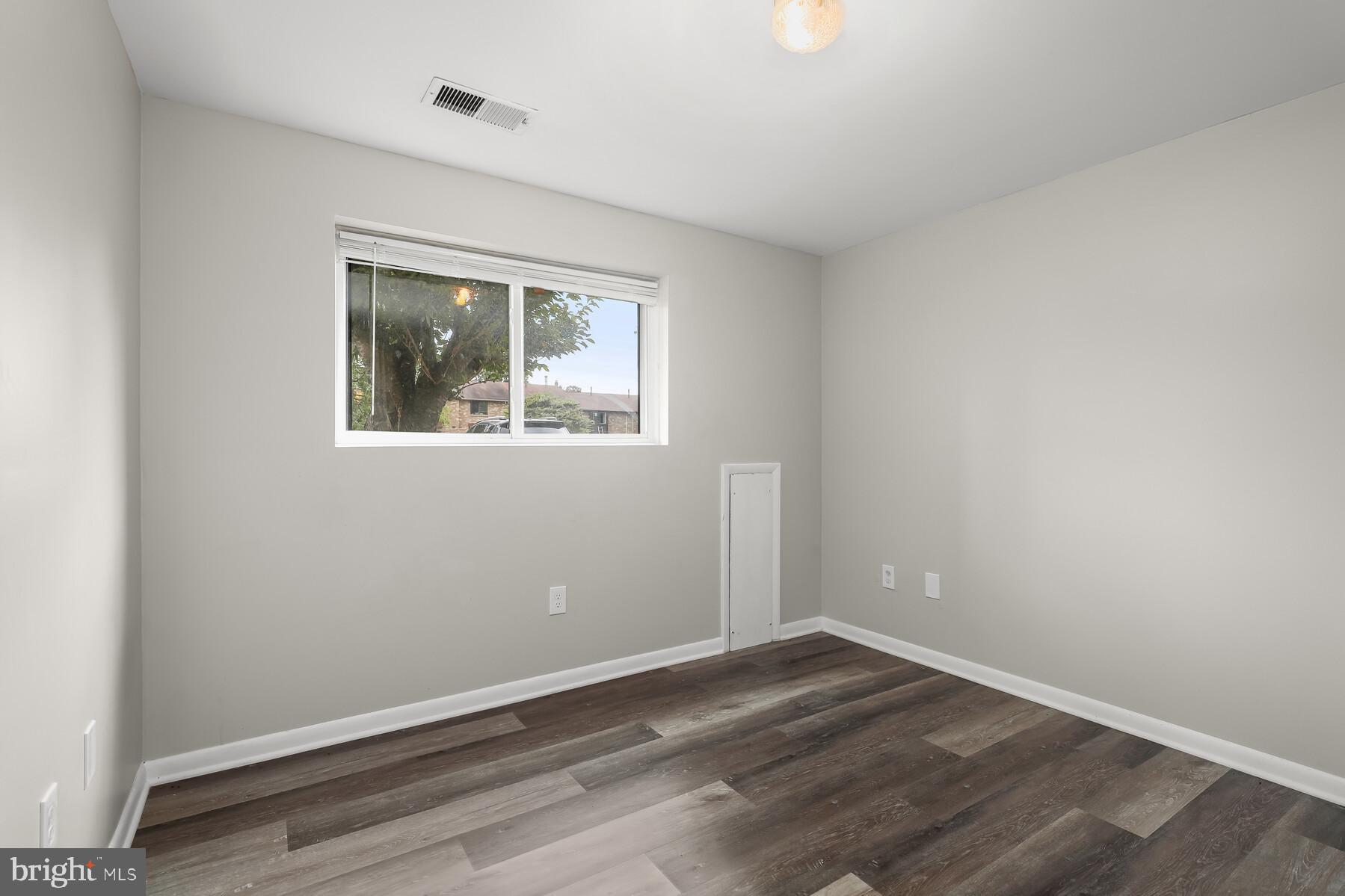 VILLAGE OF OWEN BROWN - Residential