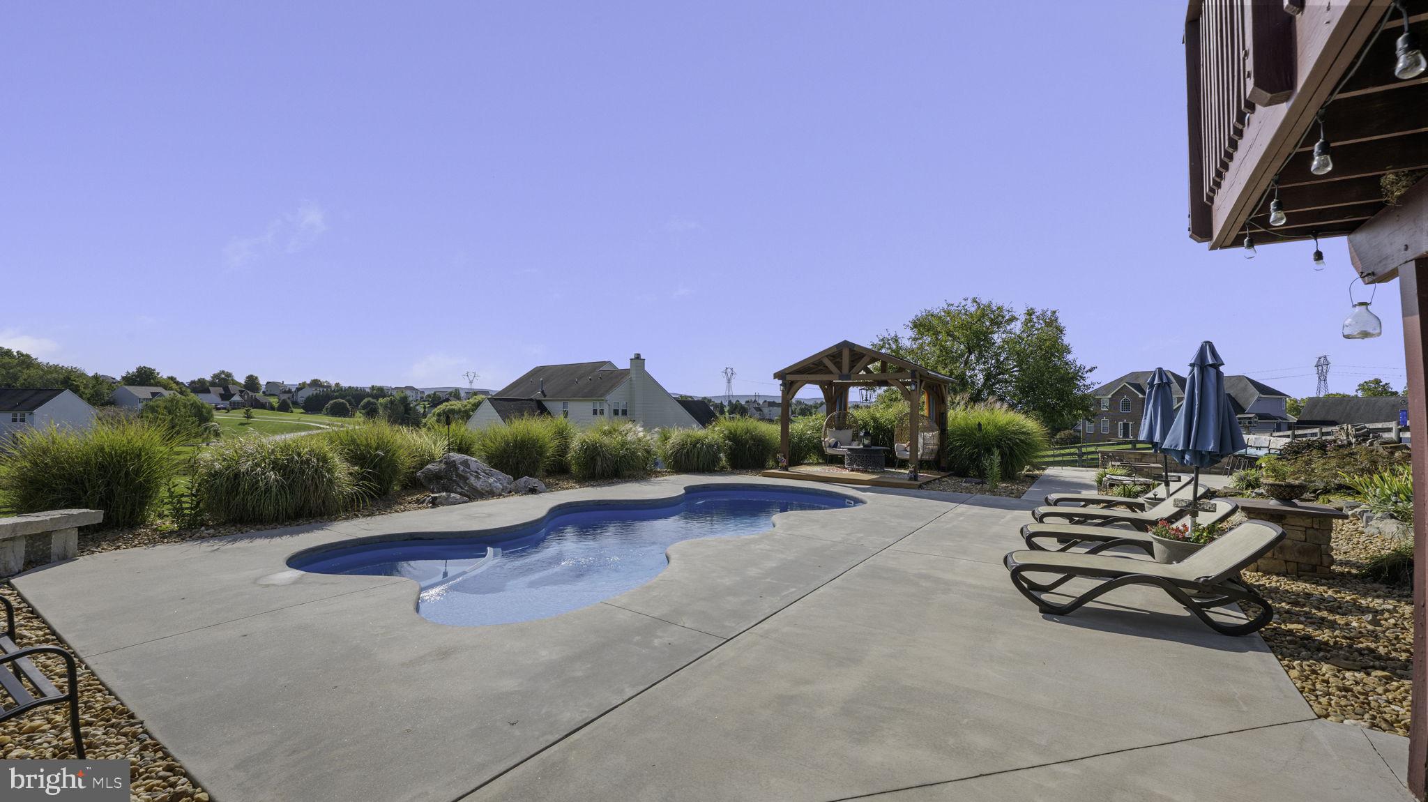 SPRUCE HILL ESTATES - Residential