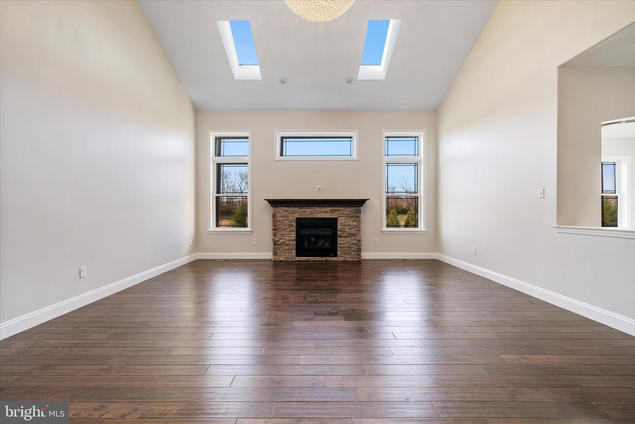 GREEN VALLEY CROSS - Residential