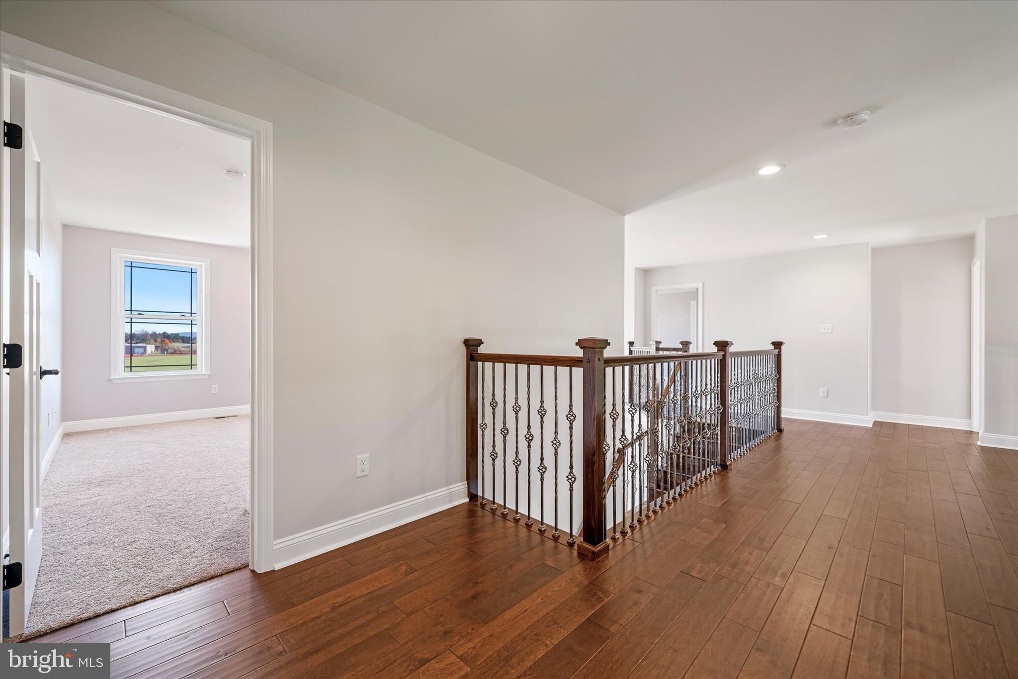 GREEN VALLEY CROSS - Residential