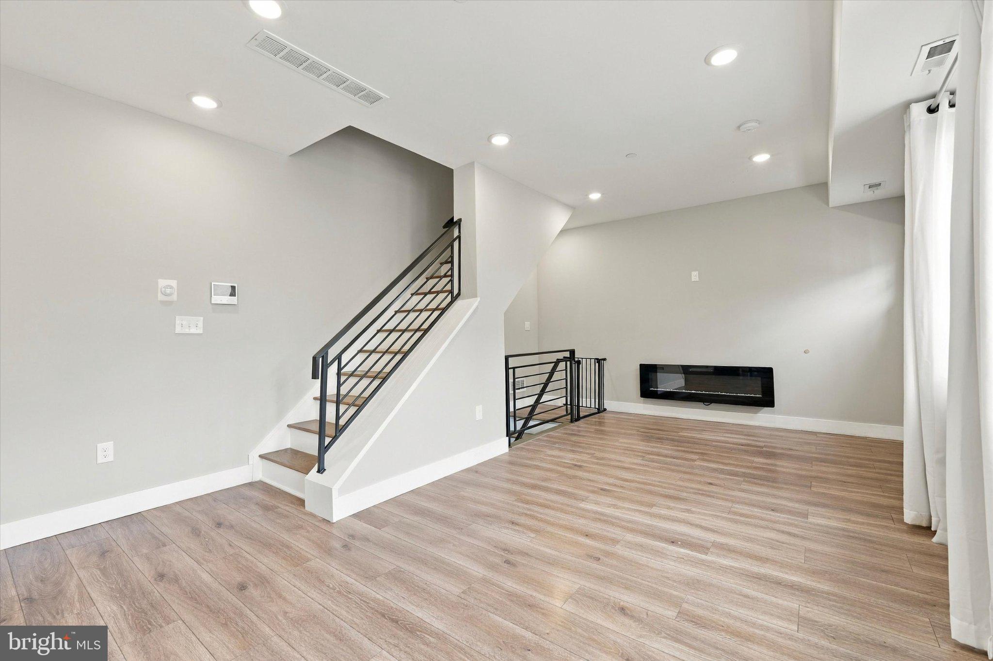 2348 MOUNTAIN STREET