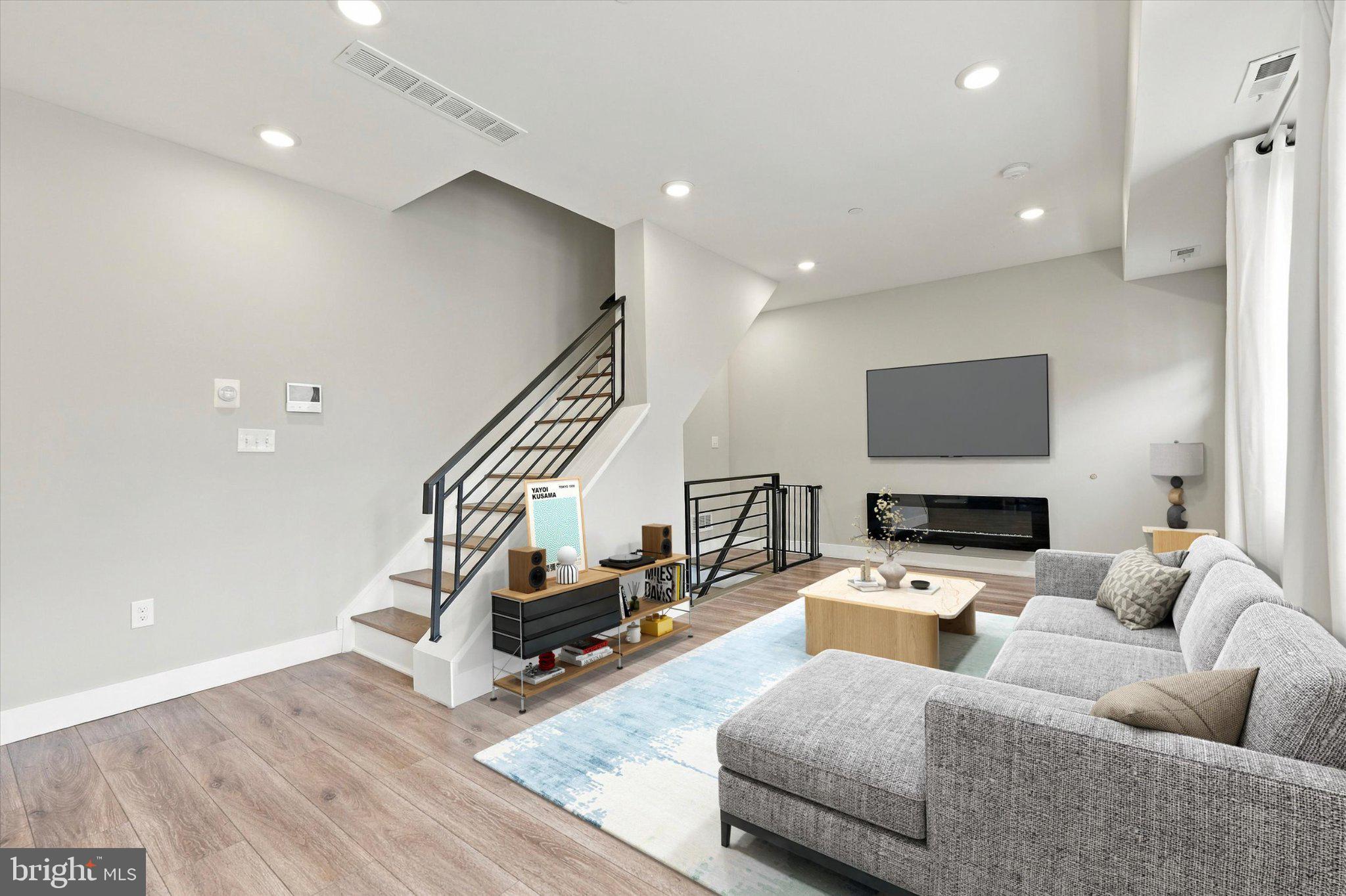2348 MOUNTAIN STREET