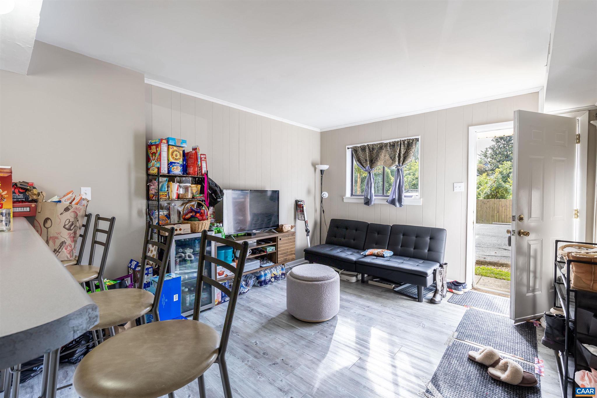 2100 JEFFERSON PARK AVE 10