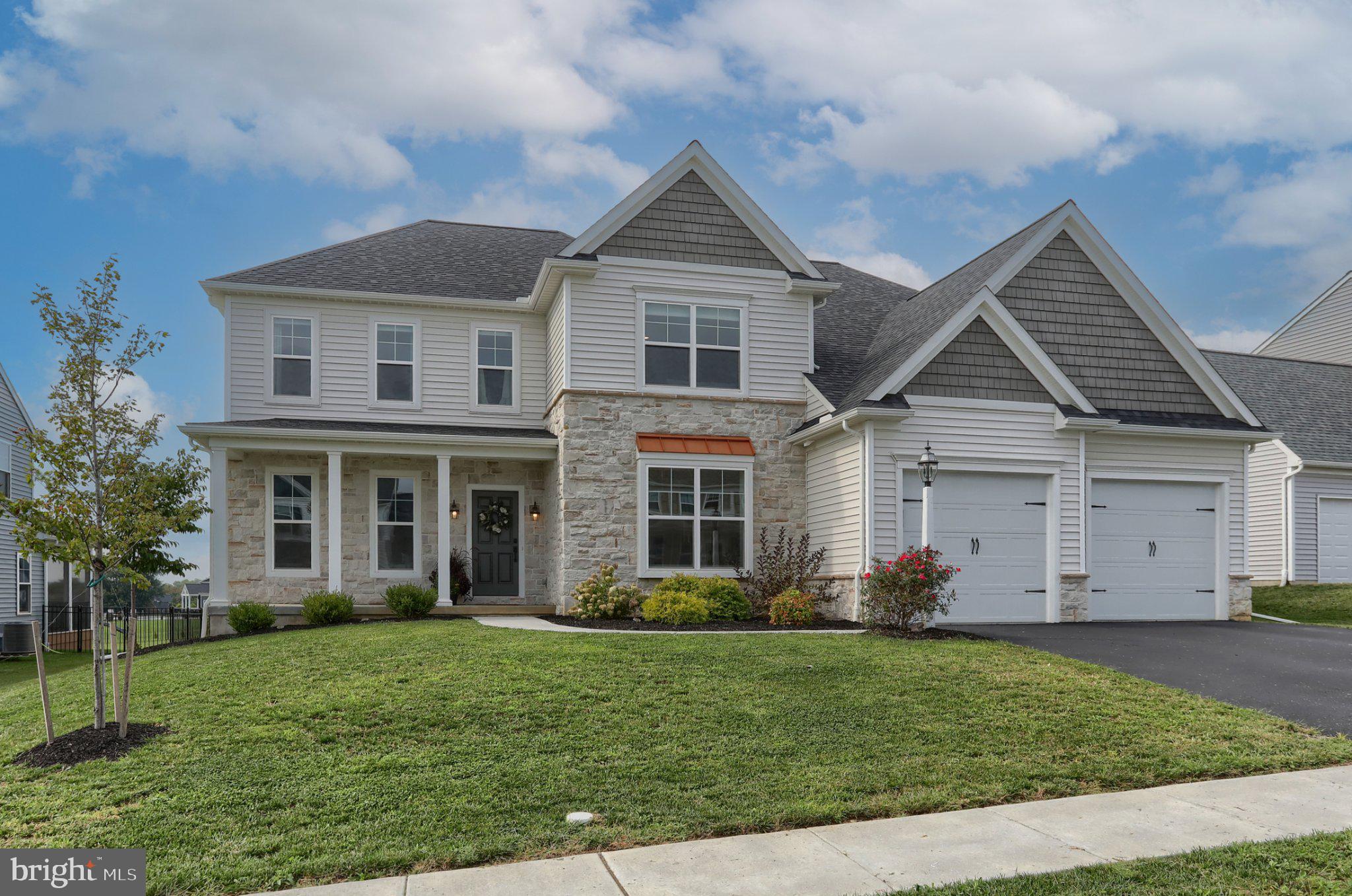 405 ROYAL HUNT WAY