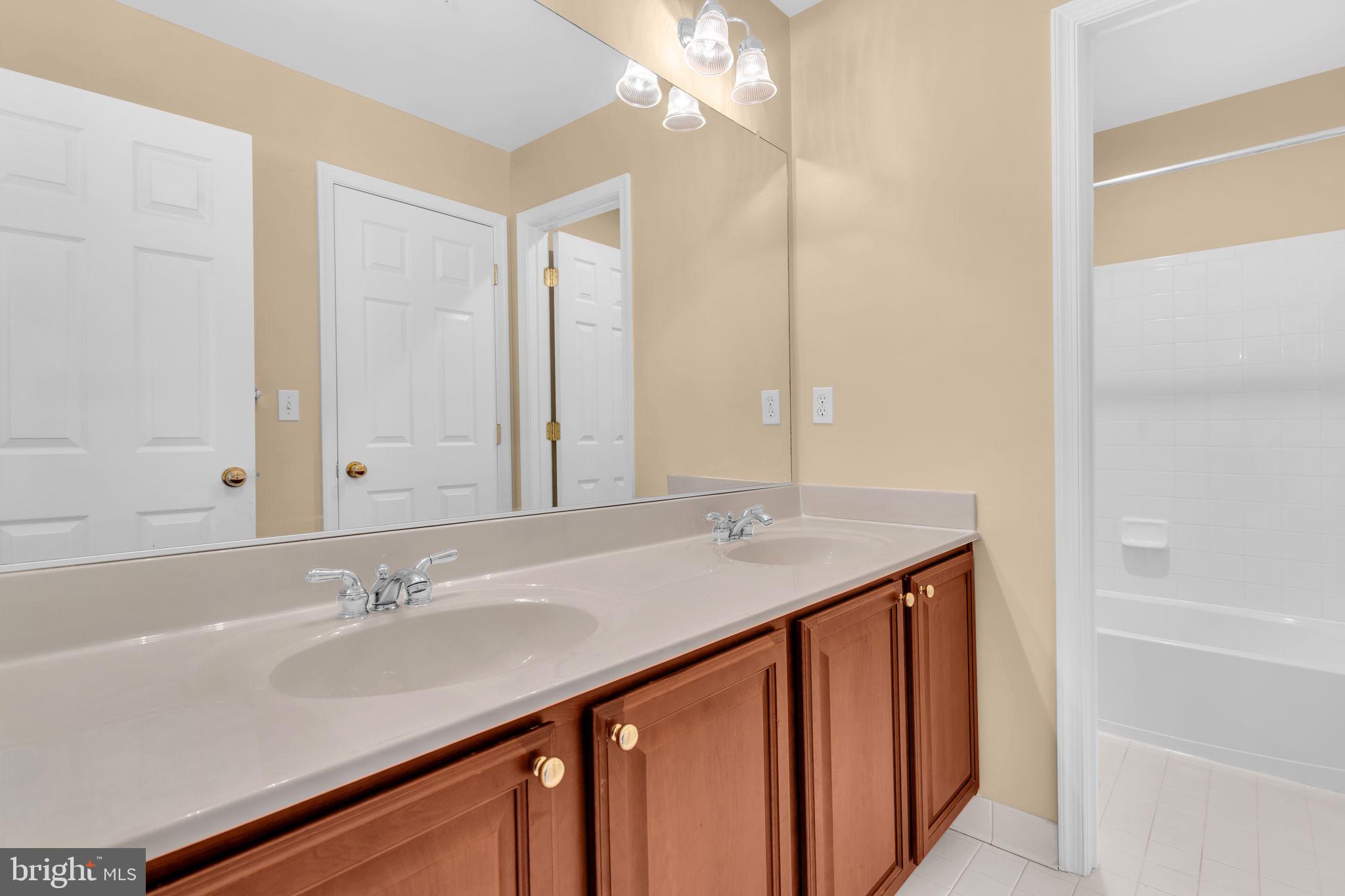 WINDWARD HARBOUR AT SOLOMONS - Residential Lease