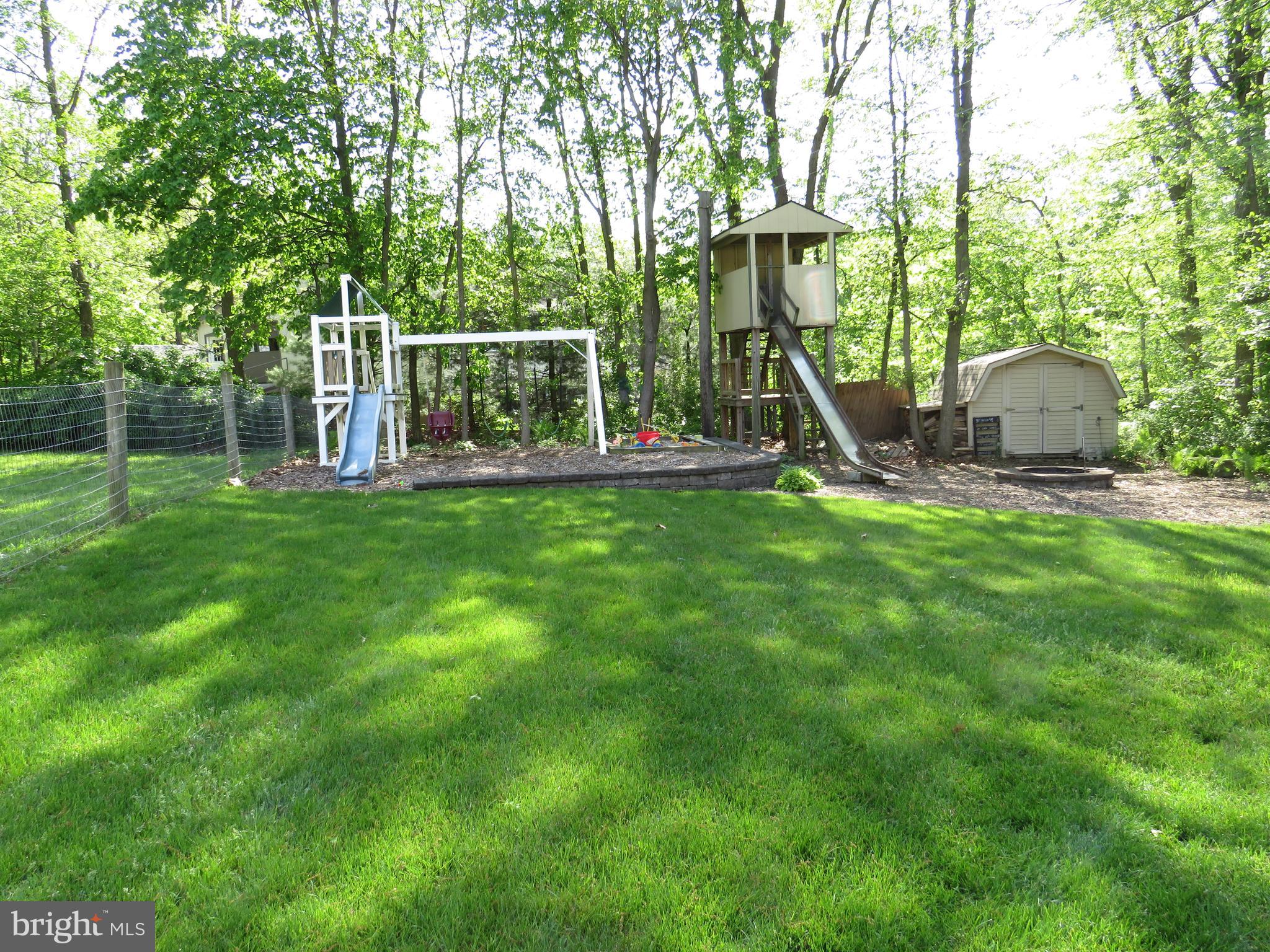 EAST EARL TWP - Residential