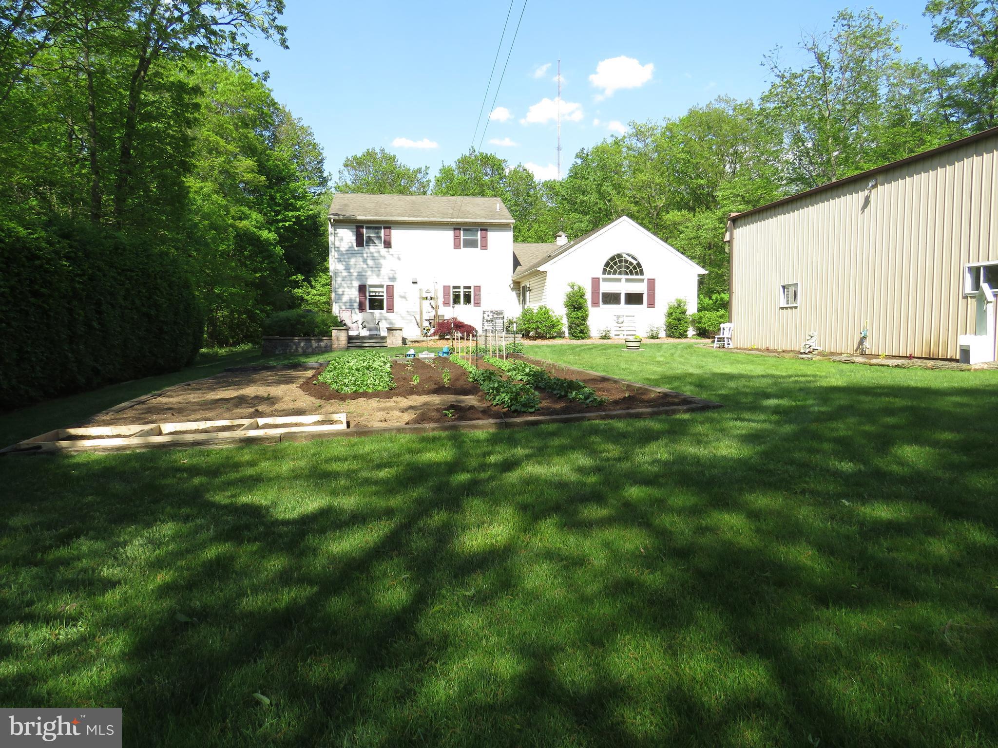 EAST EARL TWP - Residential