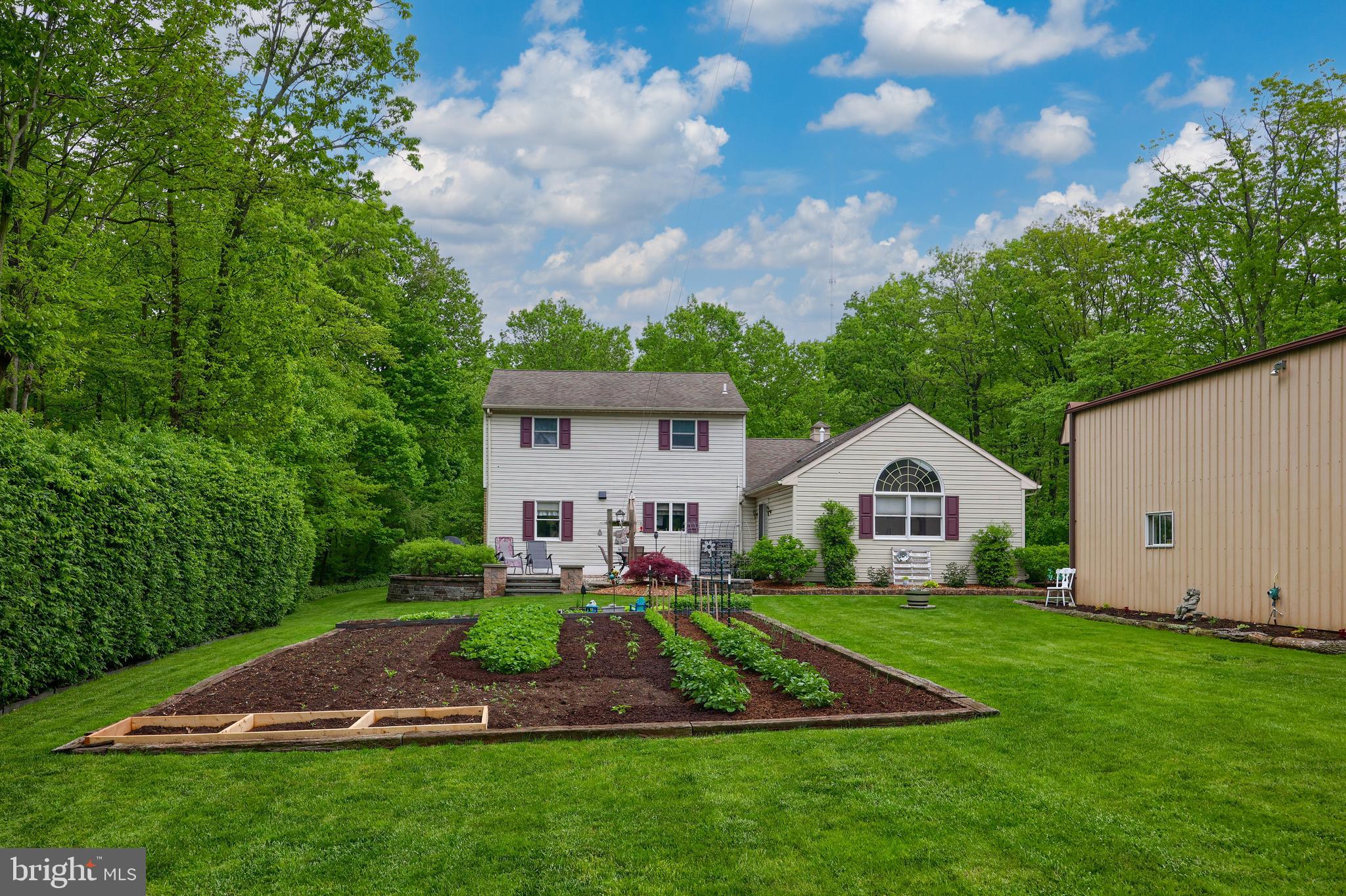 EAST EARL TWP - Residential