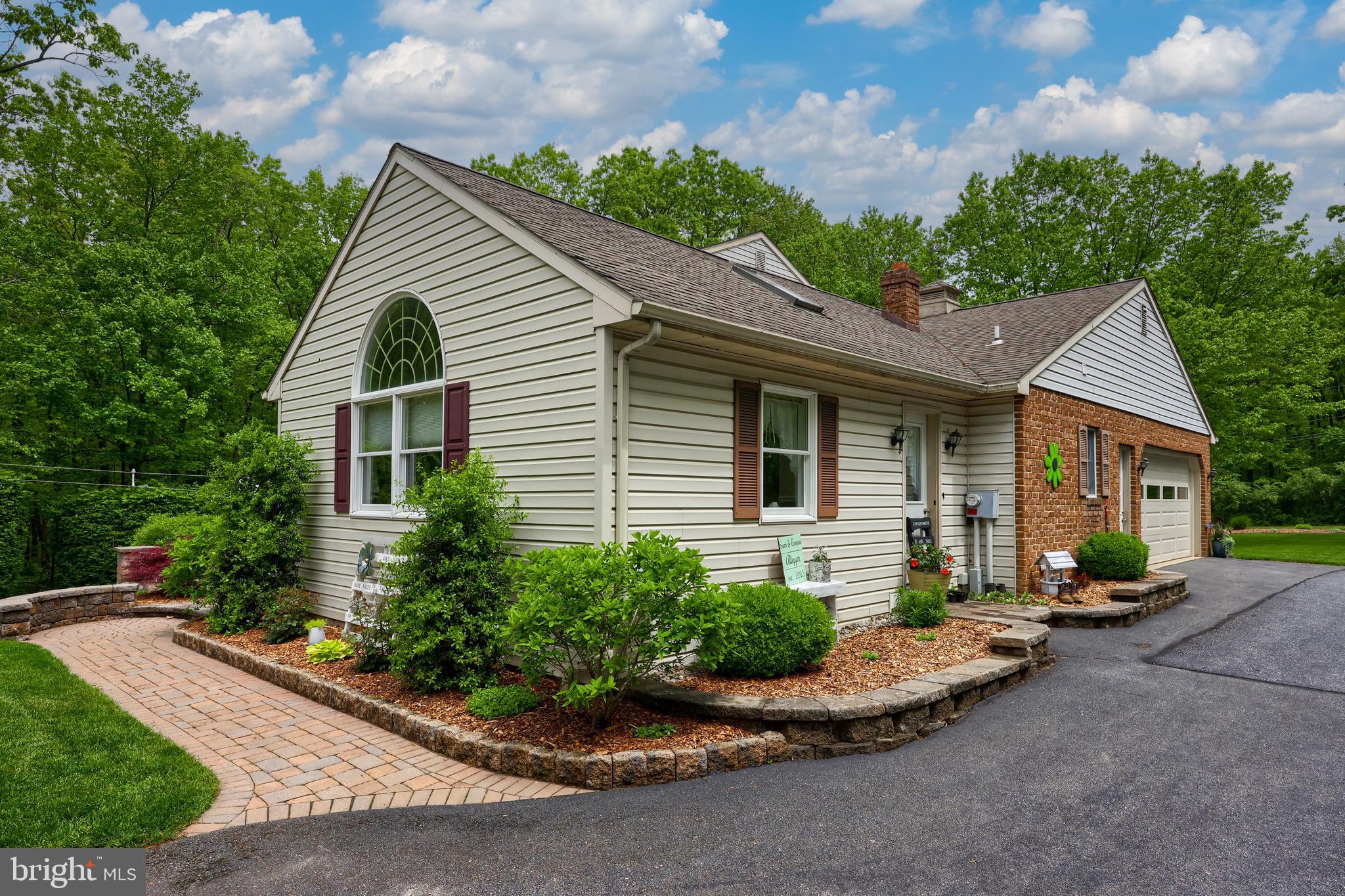EAST EARL TWP - Residential