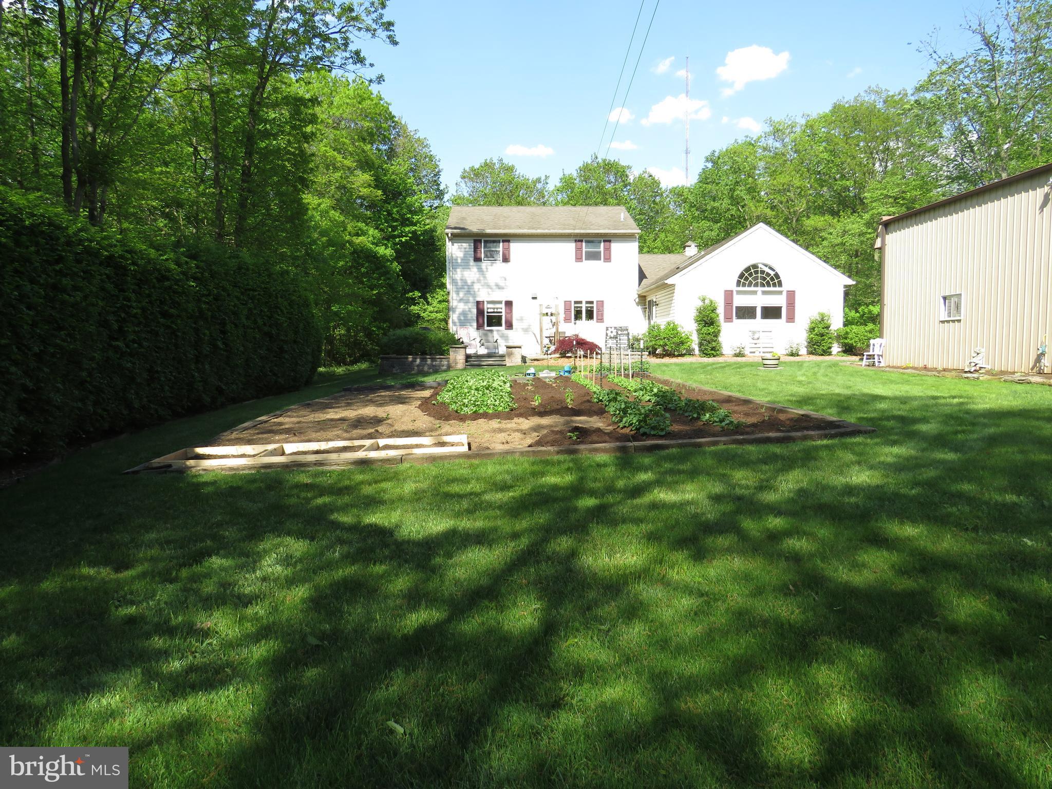 EAST EARL TWP - Residential