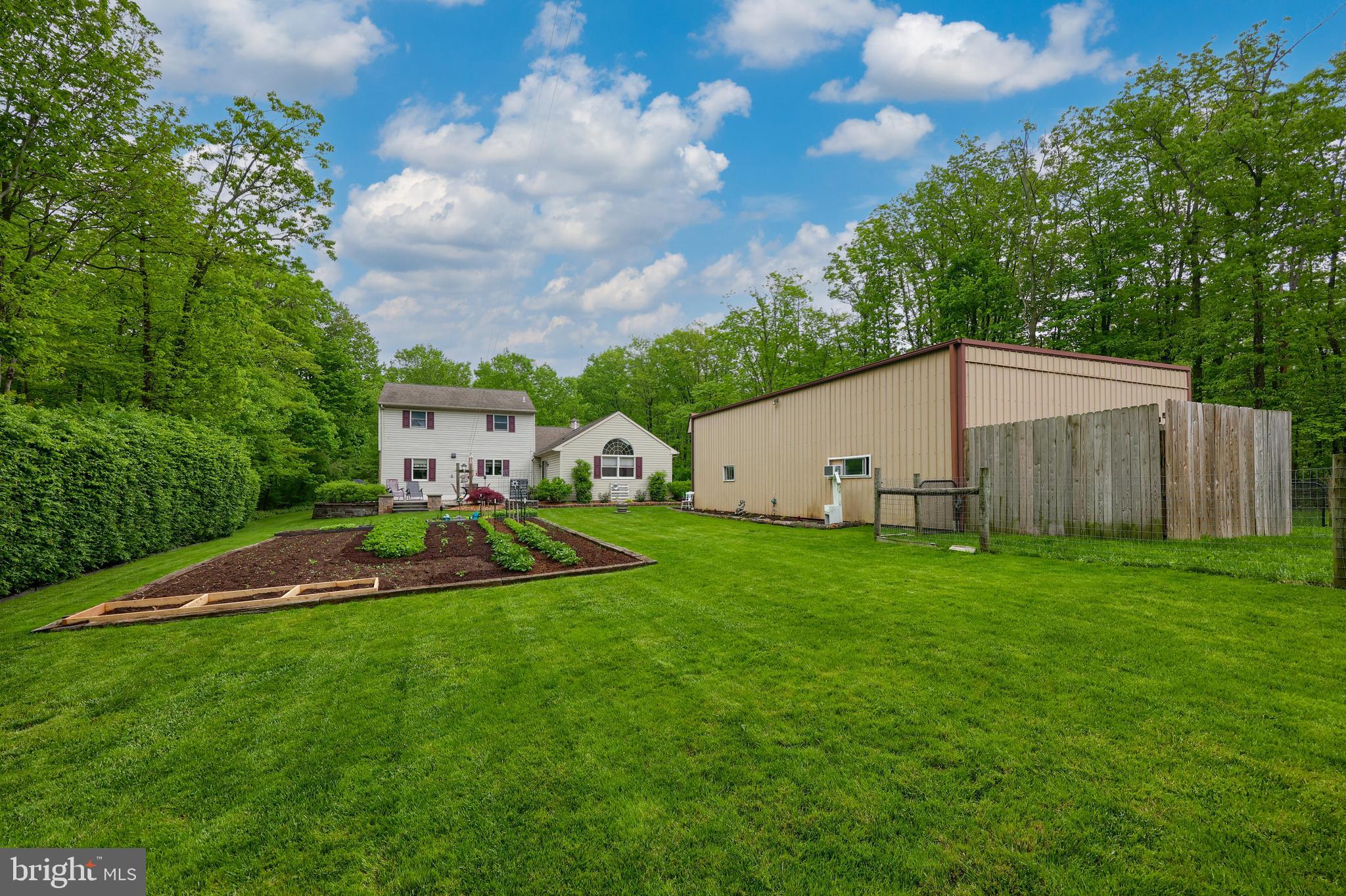 EAST EARL TWP - Residential