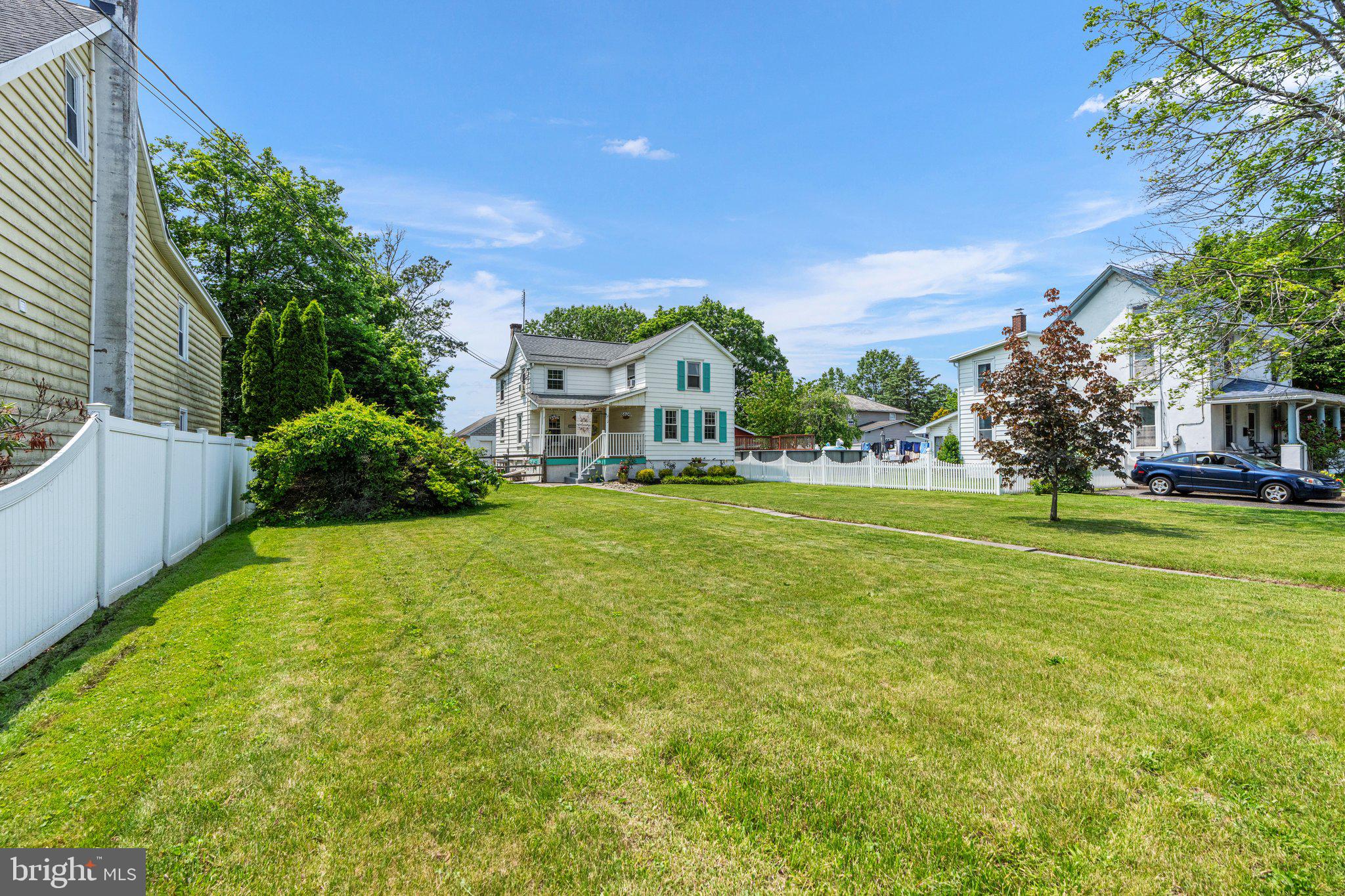 212 N HELLERTOWN AVENUE