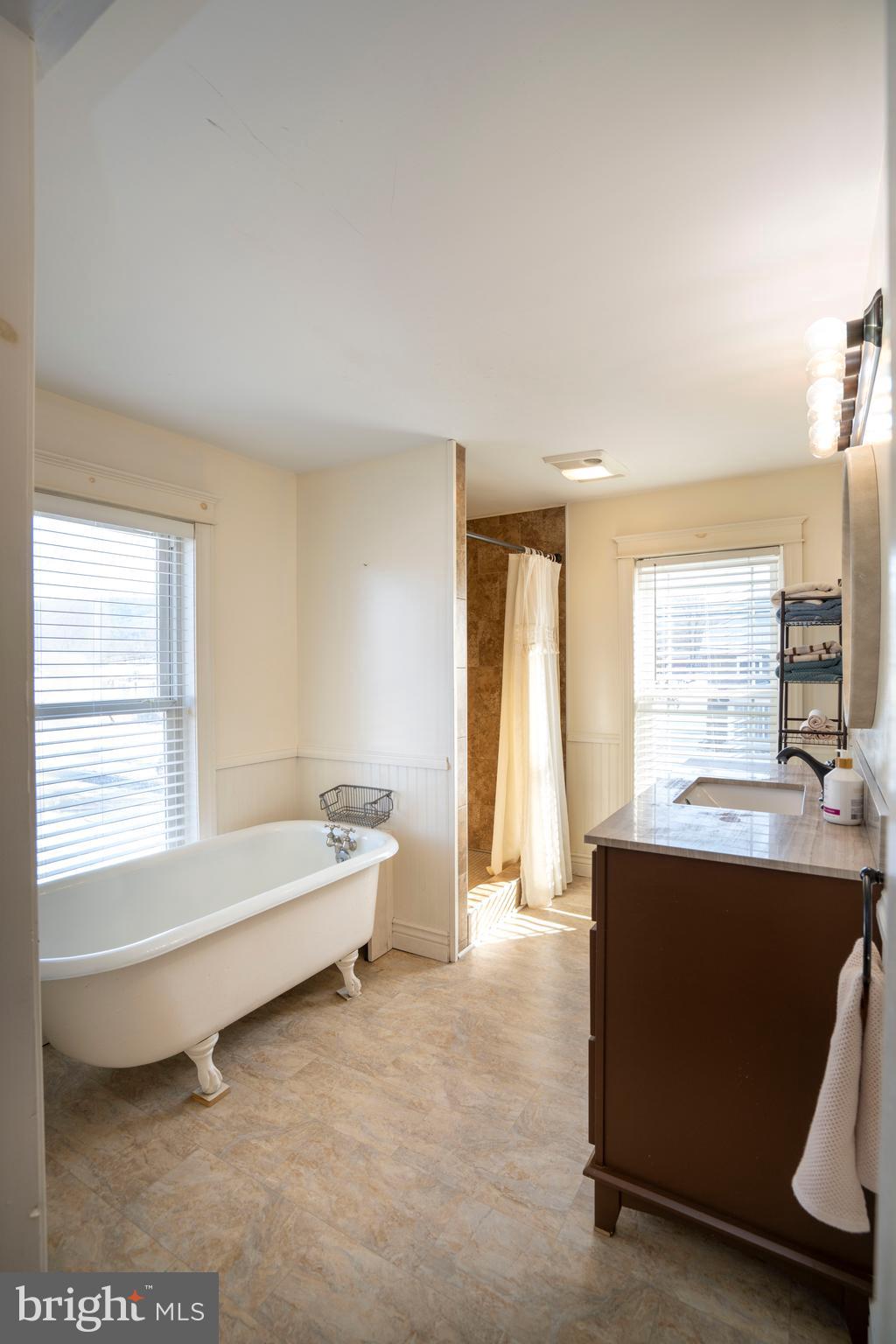 HOWARD - Residential