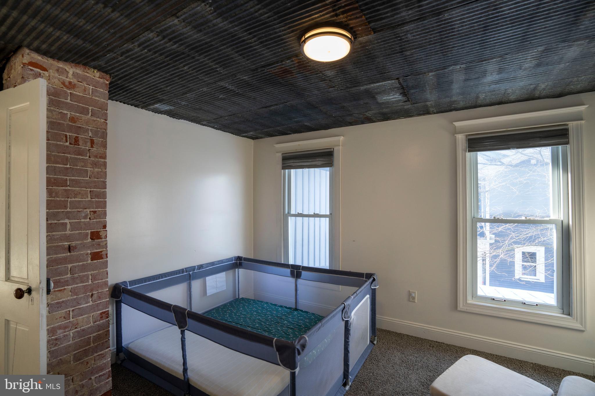 HOWARD - Residential