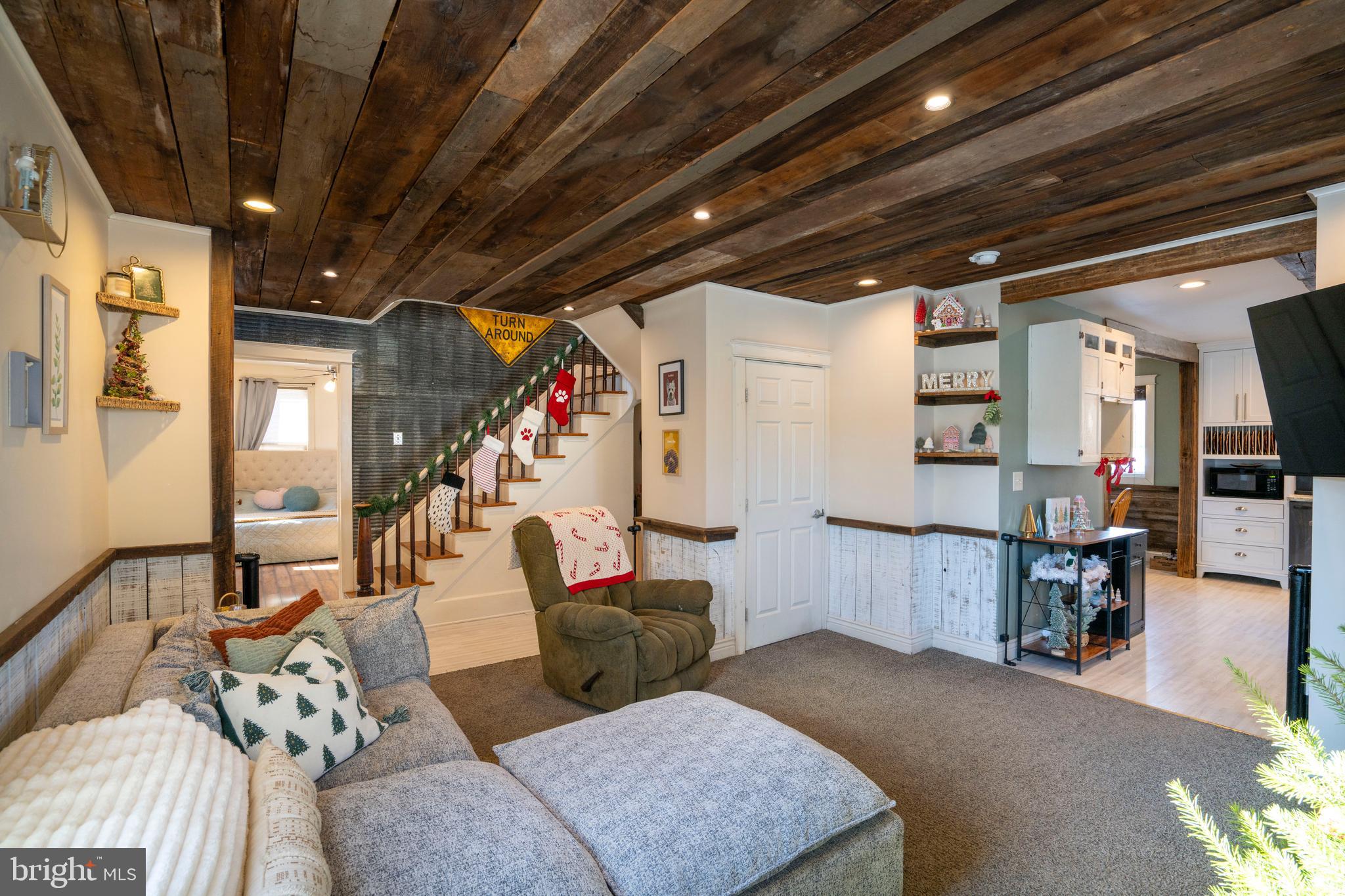 HOWARD - Residential