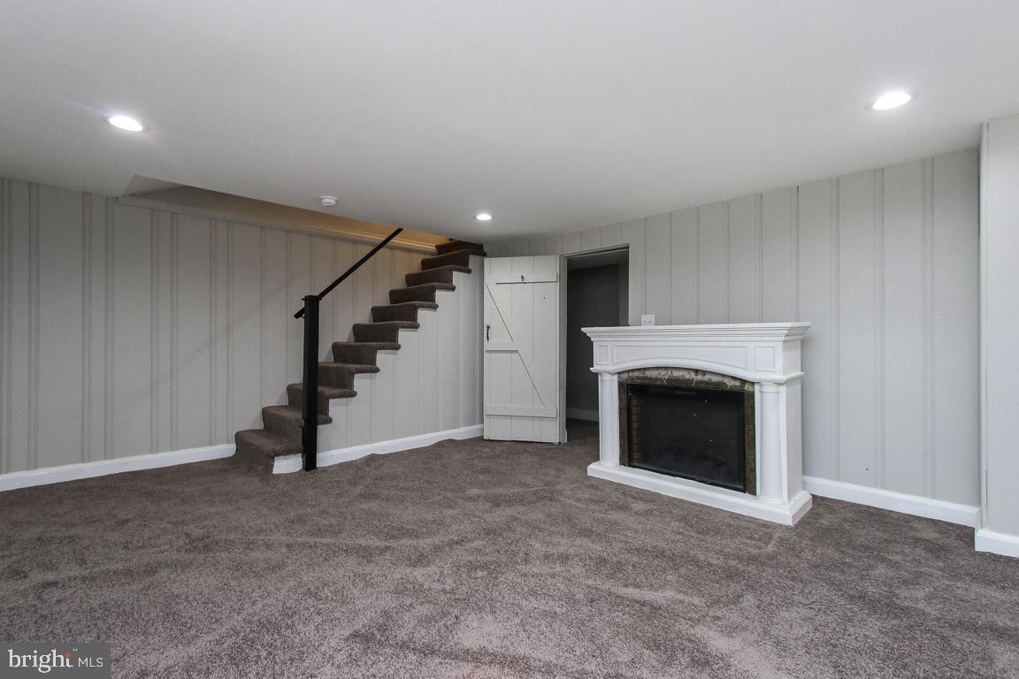 PERRING LOCH - Residential