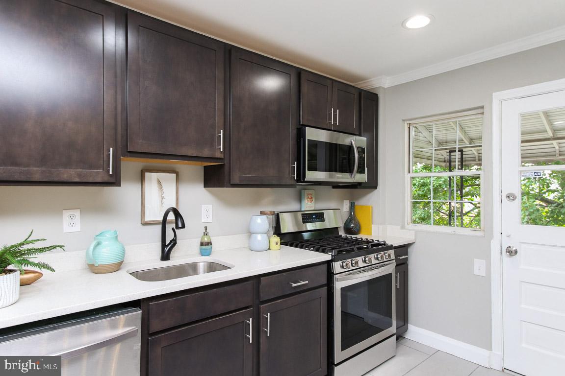 PERRING LOCH - Residential