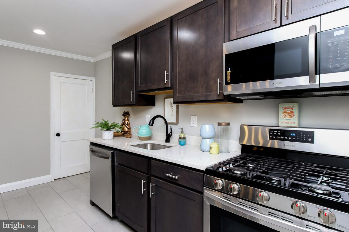 PERRING LOCH - Residential