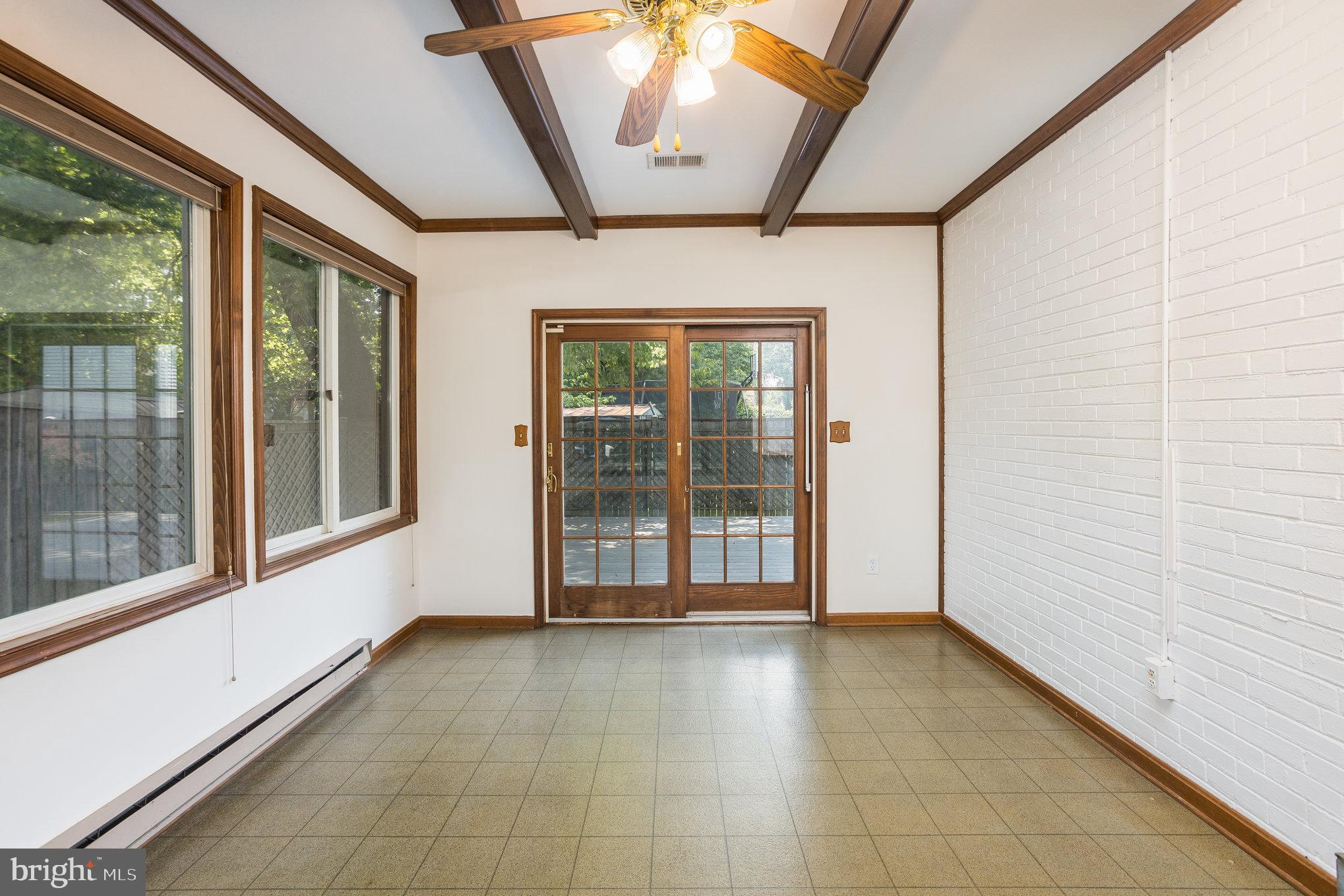 GLENCARLYN - Residential Lease