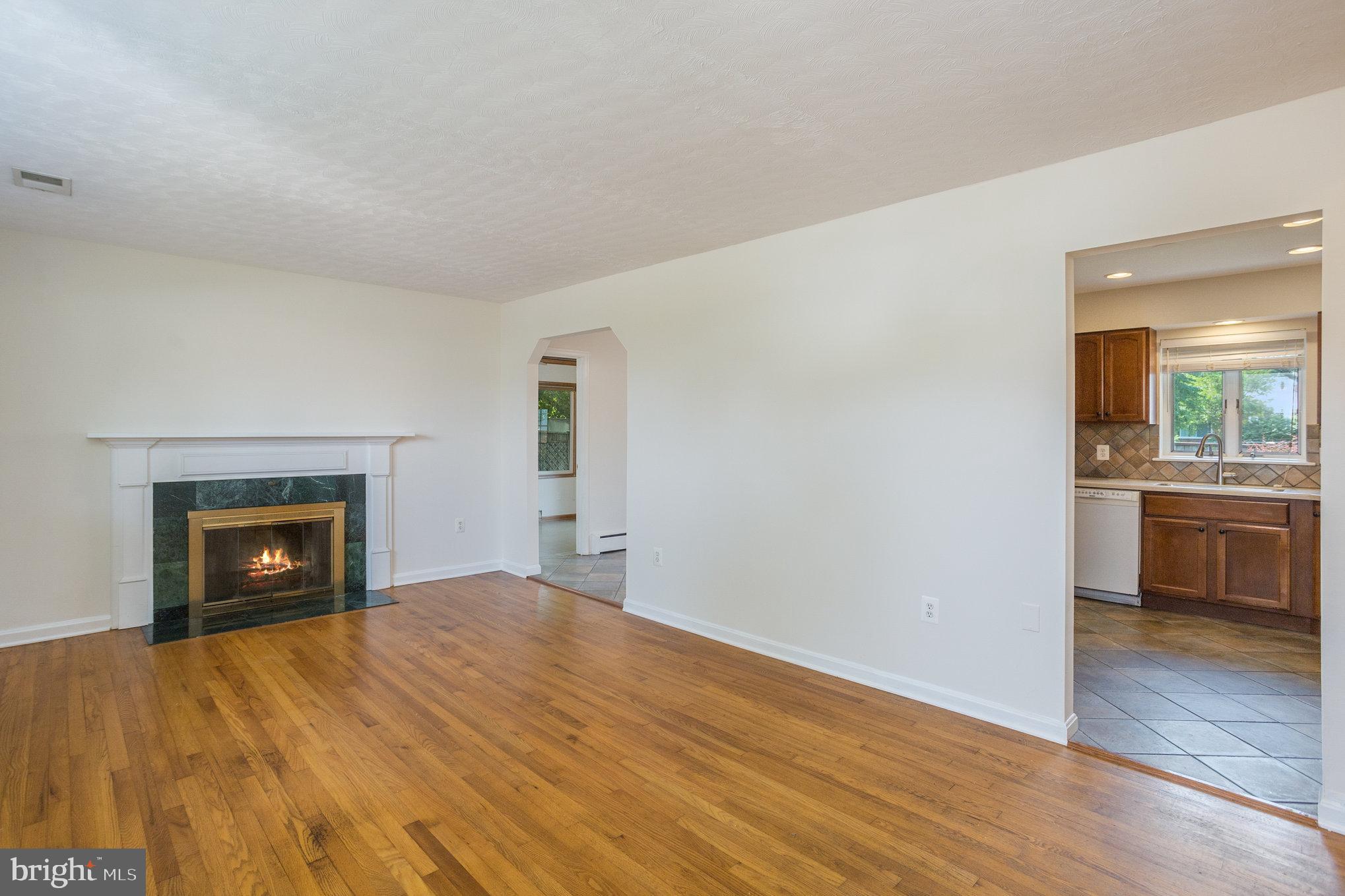 GLENCARLYN - Residential Lease