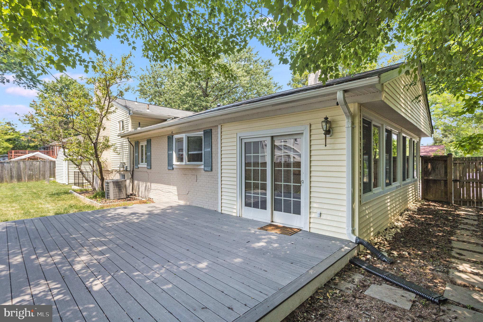 GLENCARLYN - Residential Lease